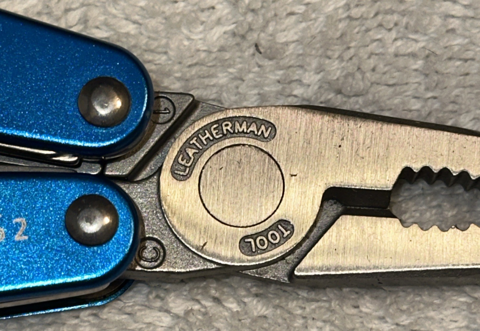 Leatherman Juice S2, Blue, Multi Tool in Gift Tin Box. Brand New!