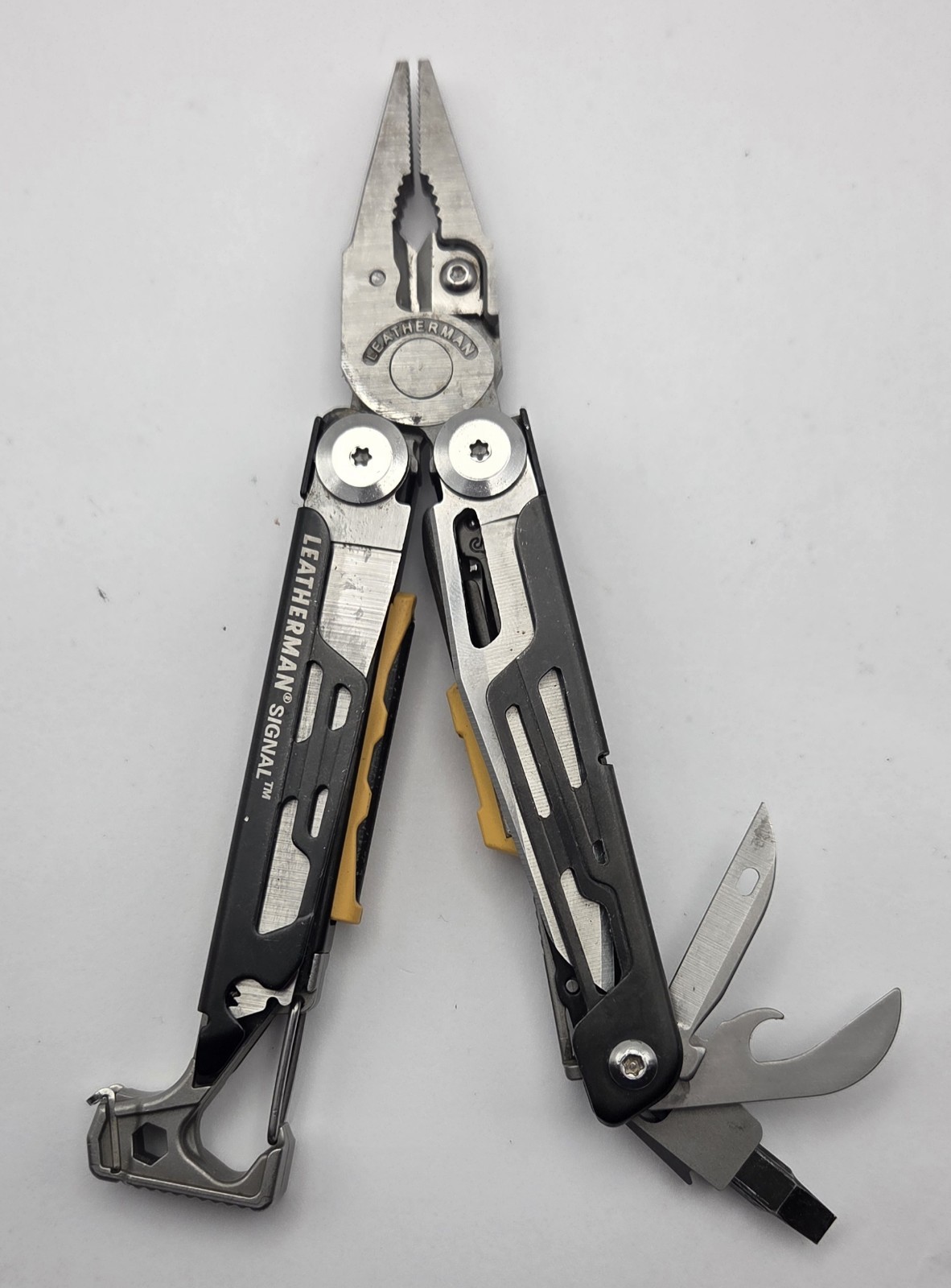 Original Leatherman Signal Survival Multi-Tool Black / Yellow Finish