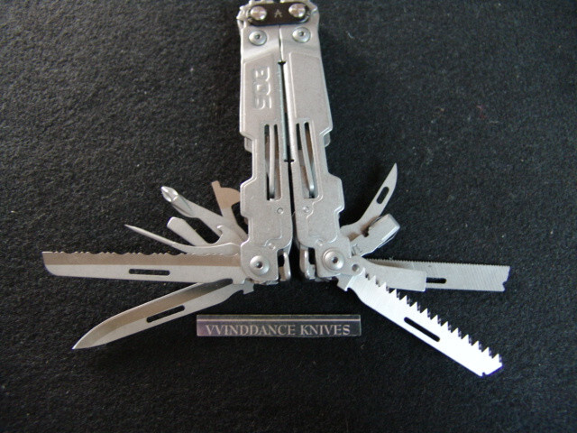 SOG POWER ACCESS DELUXE–MULTI TOOL–w/ SOG HEAVY DUTY MOLLE SHEATH–NEAR MINT