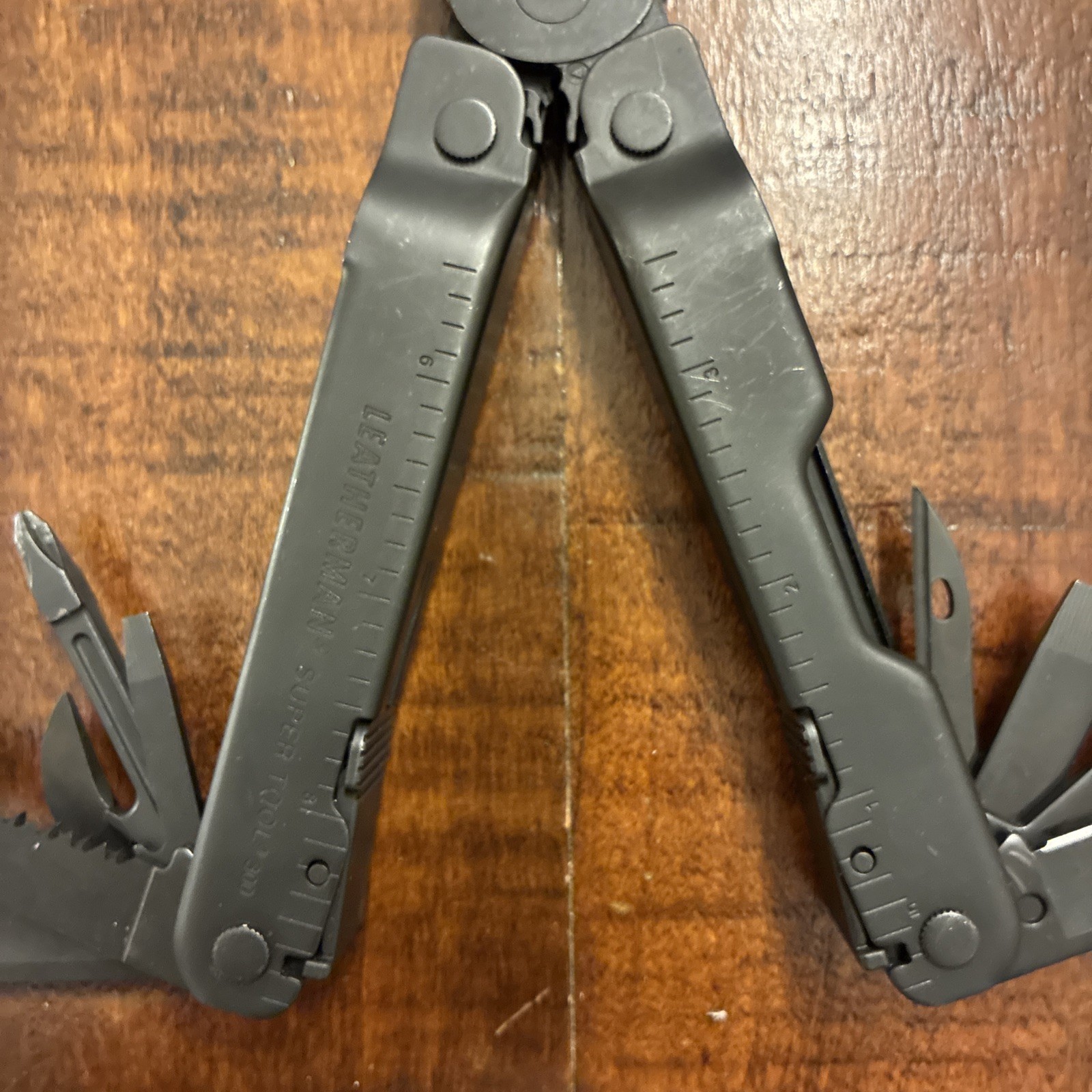 Leatherman Super Tool 300 Multitool Black Oxide – Excellent