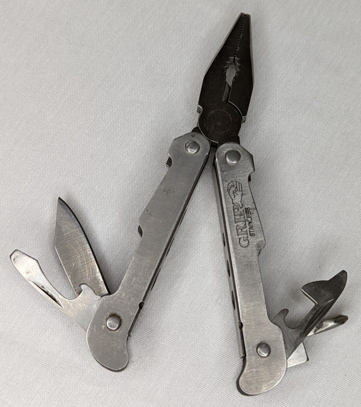 Grip Stainless Multi Tool Pliers, Knife, Bottle Opener, Philips Screwdriver