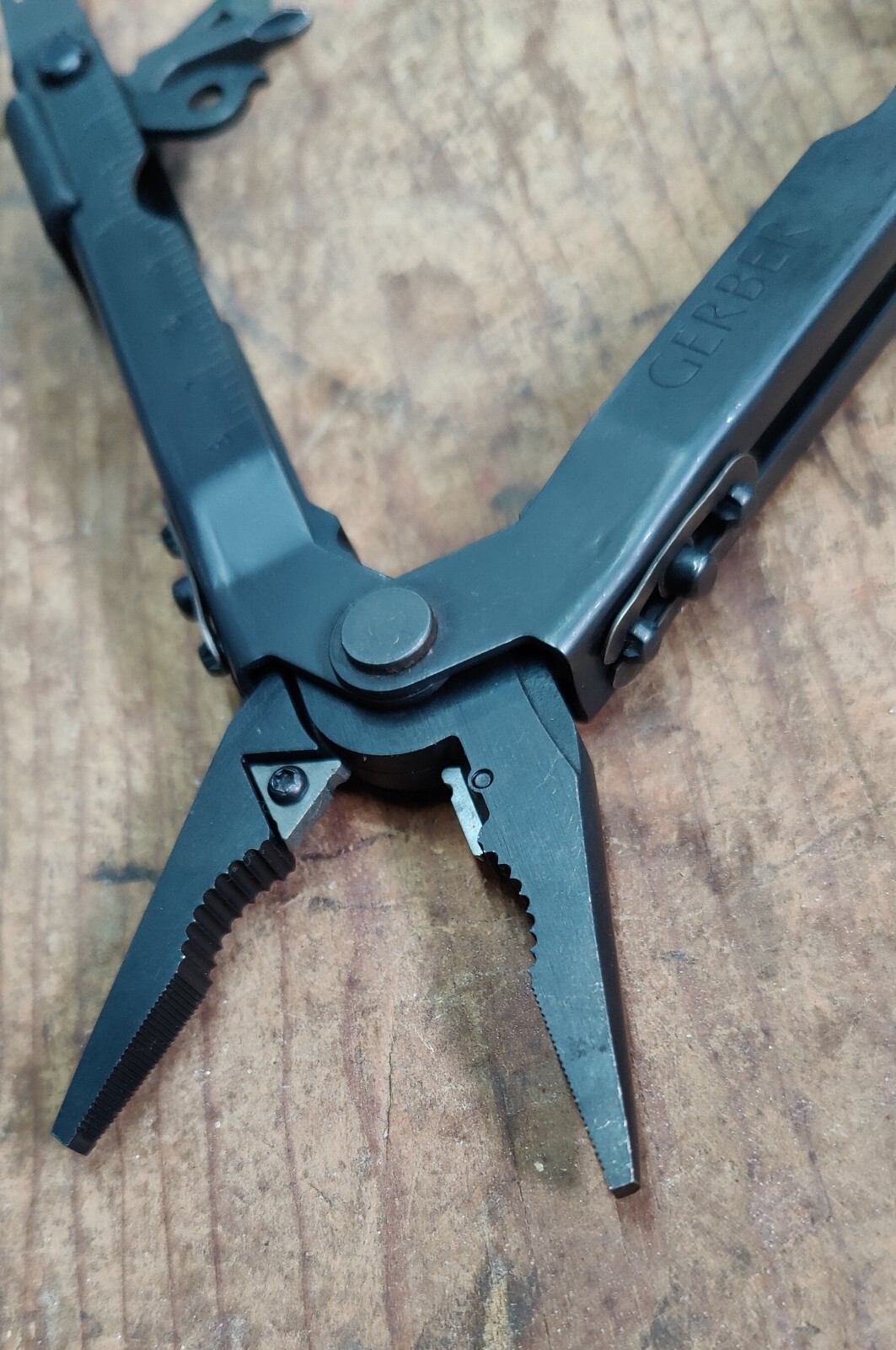 Gerber MP600 Multi-Plier Multi-Tool w/ Carbide Cutters & Sheath