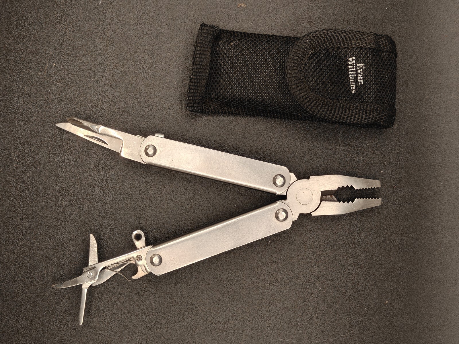 Small Multi-tool 1 1/2 Inch With Small Pouch Ripped Unbranded