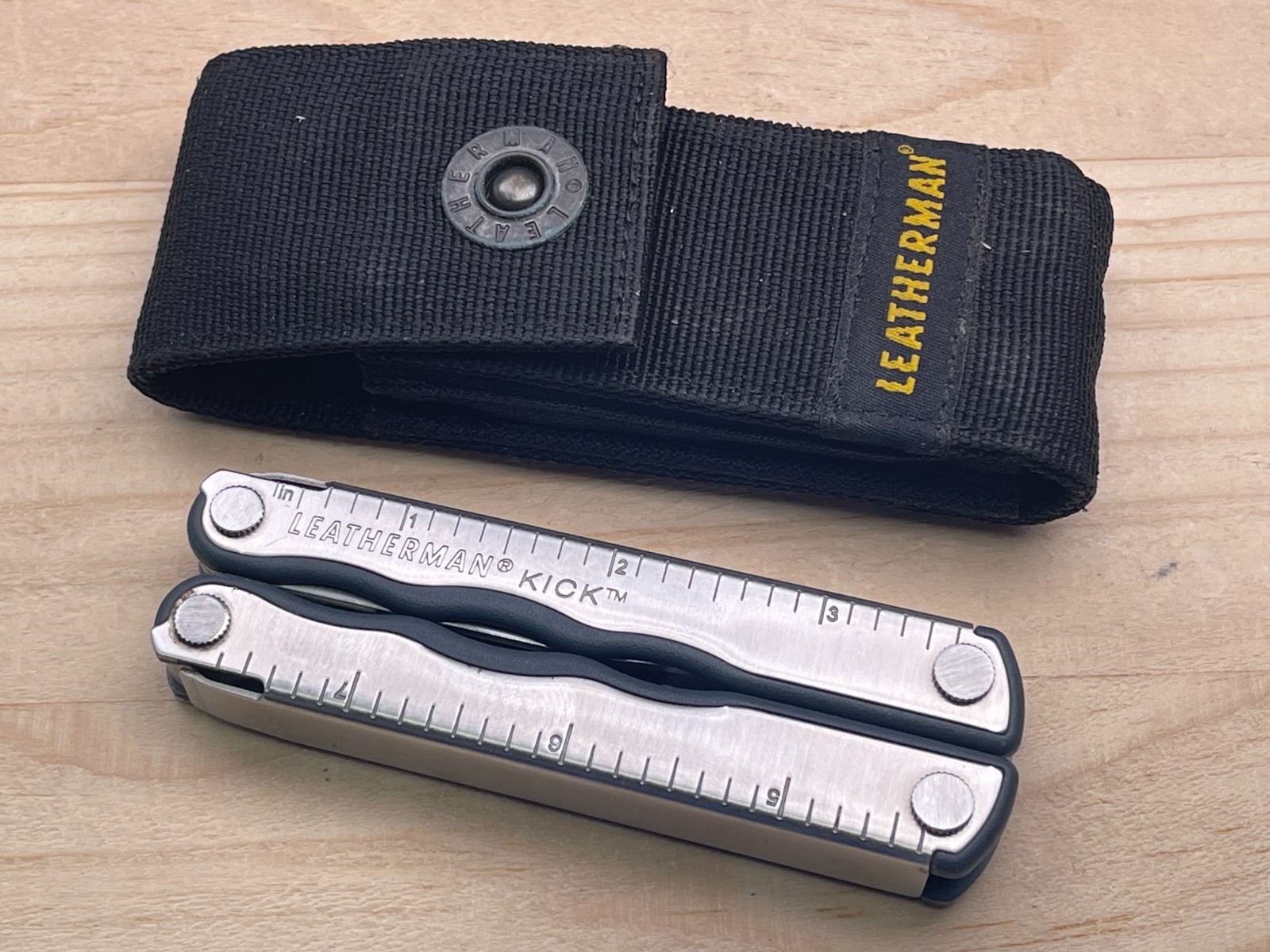 Leatherman Kick Multi-tool Knife with Nylon Sheath 10/09