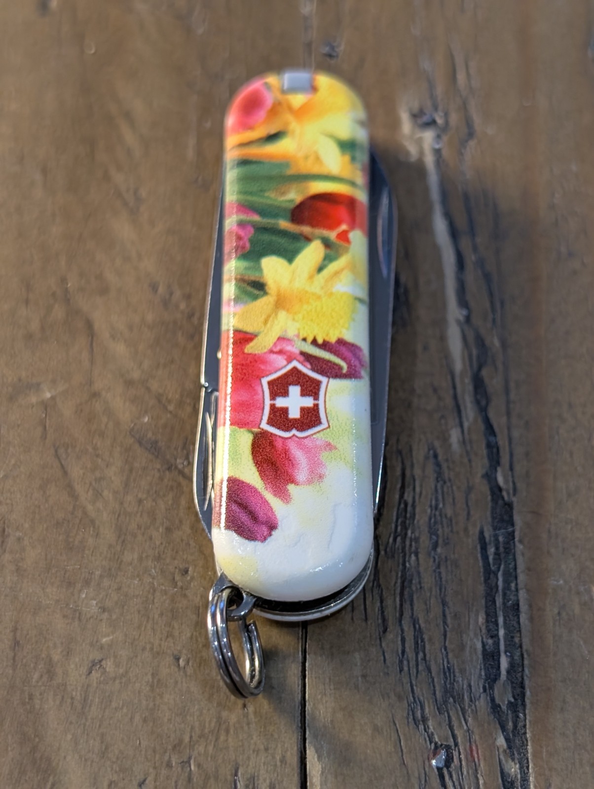 Victorinox – Spring Flowers Classic SD – Swiss Army SAK Multi-Tool – 67426 BS-60