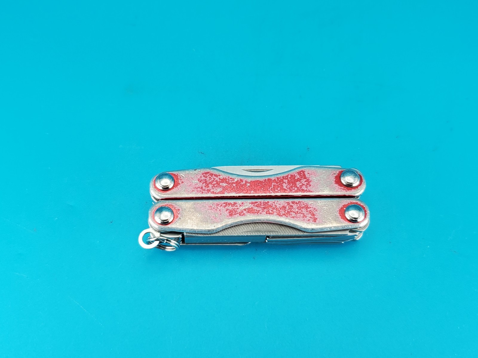Leatherman Squirt P4 Multi-Tool, Key Ring, Retired, RED!