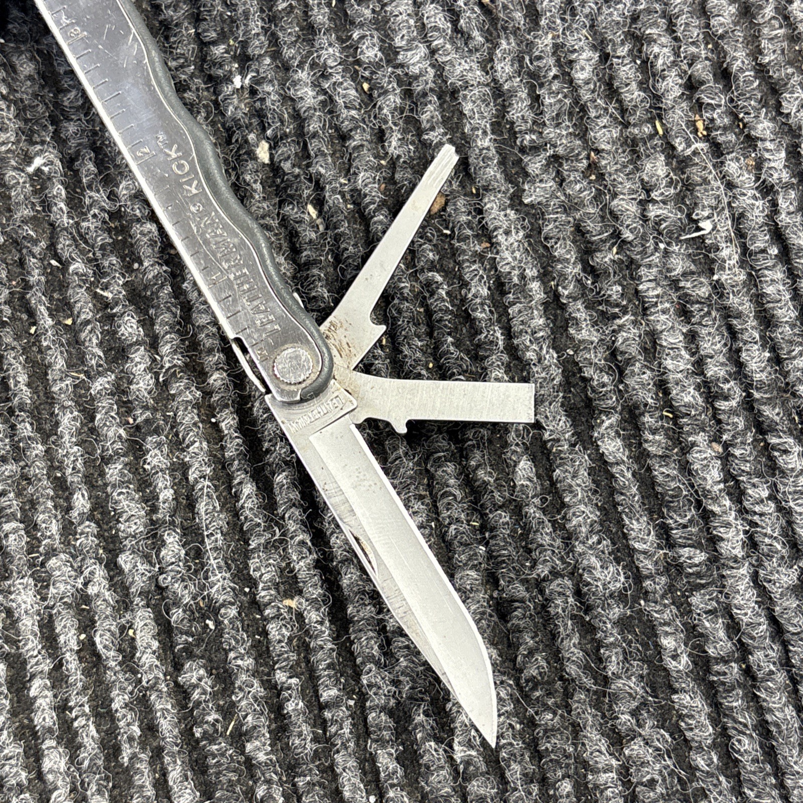LEATHERMAN Kick Multi Tool Knife (086)