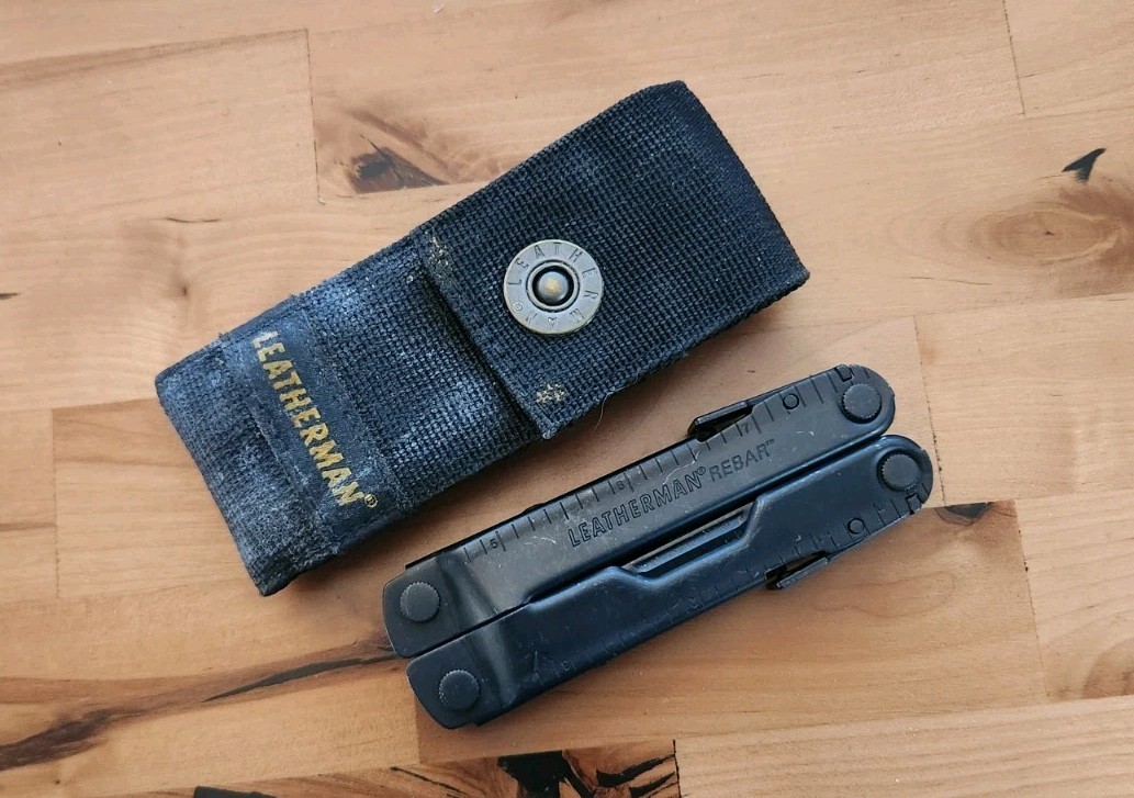 Leatherman REBAR Multi-Tool, Knife, Pliers, Saw Black w/ Sheath – Excellent C85