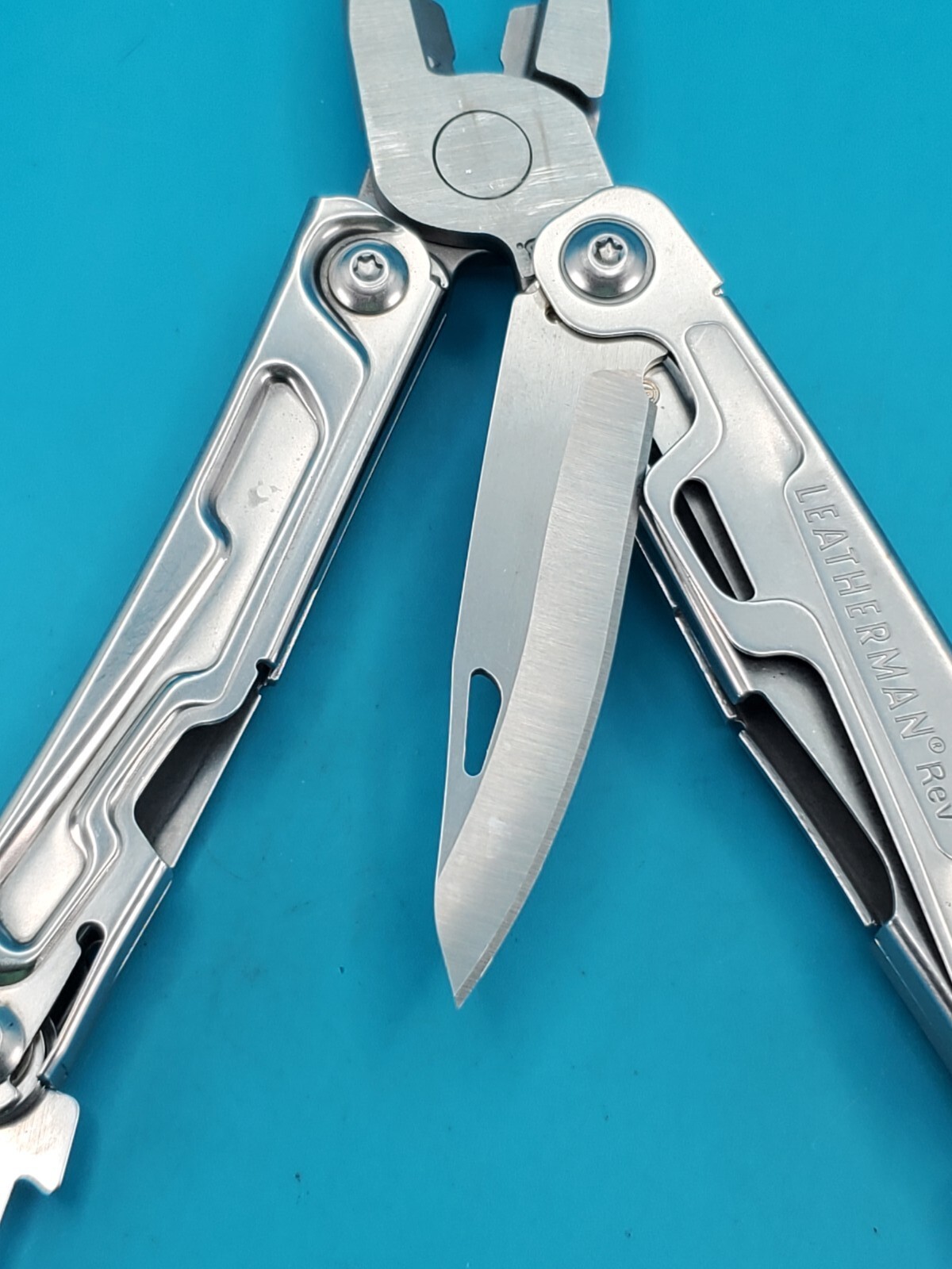 Leatherman Rev 3.8″ Multi-Tool, Stainless!
