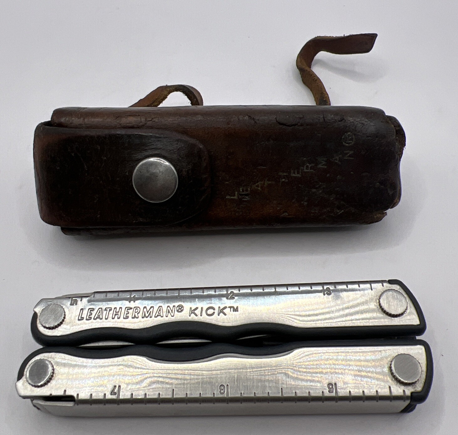 Leatherman Kick Multi-ToolbKnifebPliersvRetired Collectible Leather Sheath Used