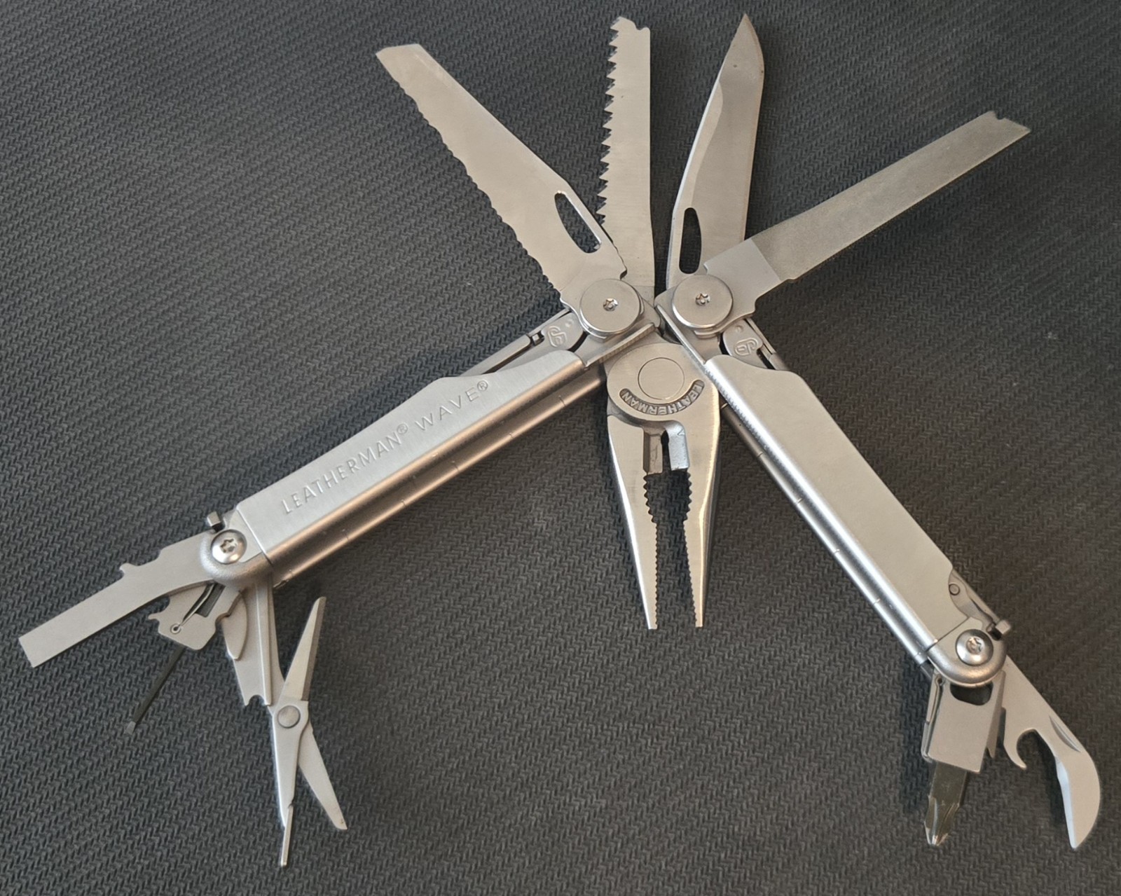 Leatherman Wave Multi-Tool Multitool Pliers Pocket Knife w/ Sheath