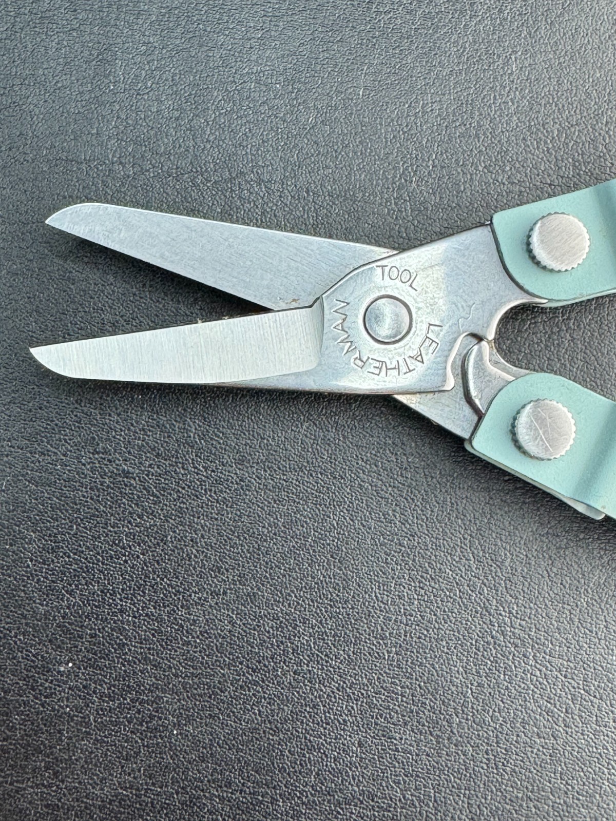 Leatherman Micra 10 in 1 Multitool Anodized Aluminum – Artic Blue