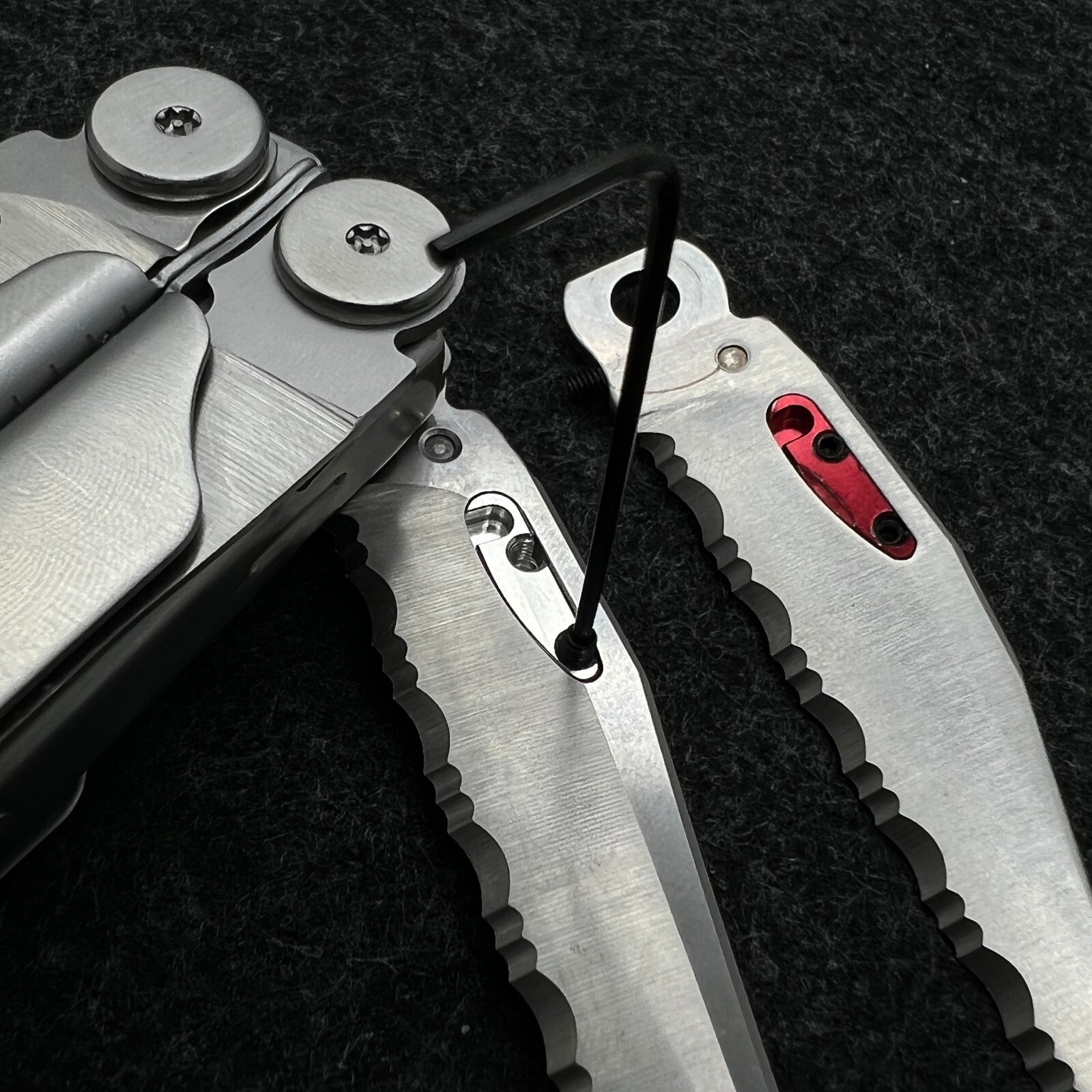 Aluminum Alloy Thumb Grip Easy open push button For Leatherman Wave Accessories