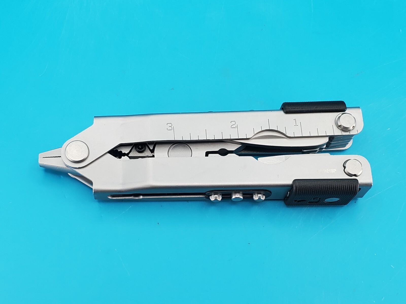Gerber MP600 Silver Multi-Tool Needle Nose Pliers! EXCELLENT!
