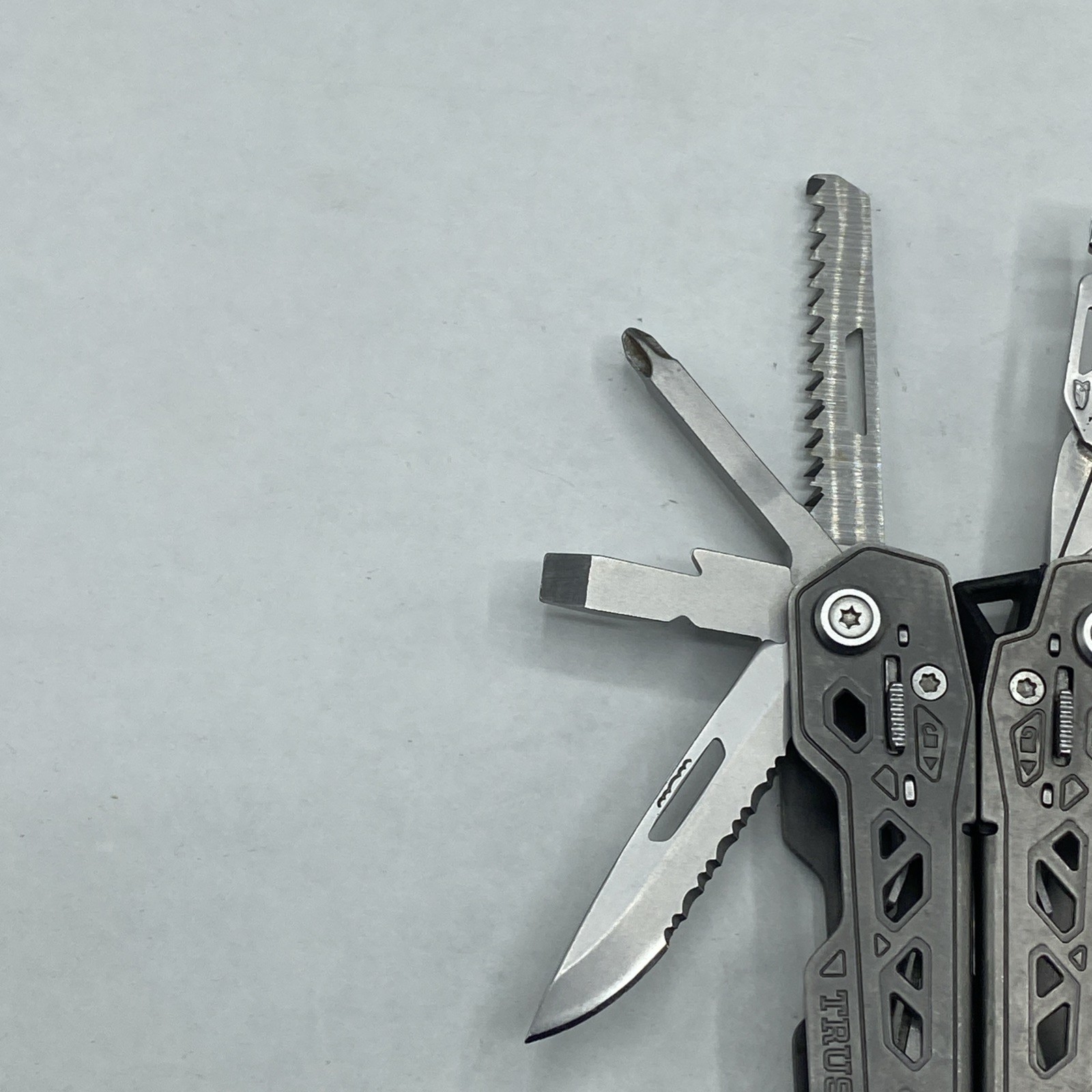 Gerber Truss Multi Tool with Sheath – Gray