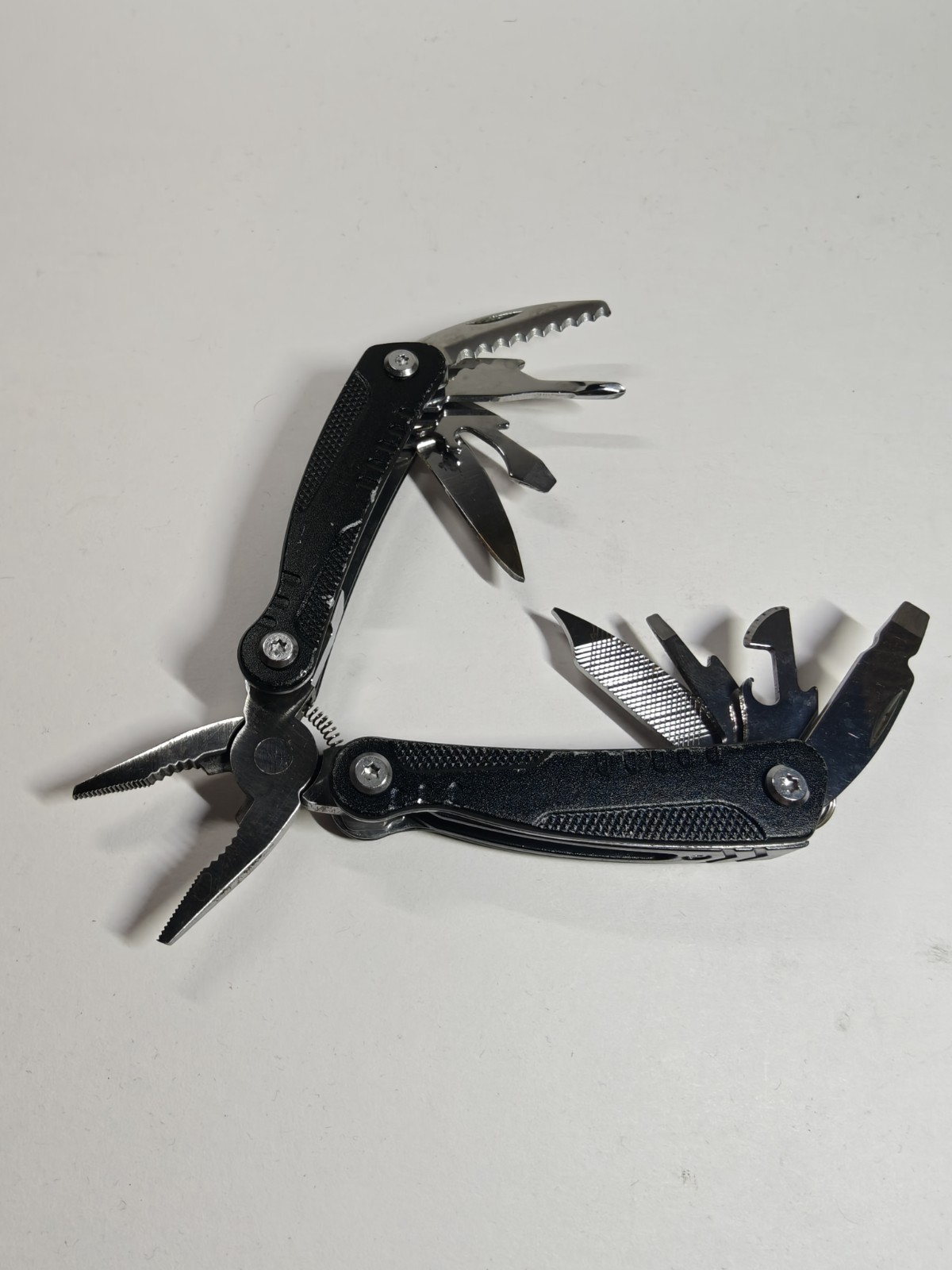 Smith’s & Trades Pro Multi Tool Lot of 2 – Pliers Knife Screwdriver EDC