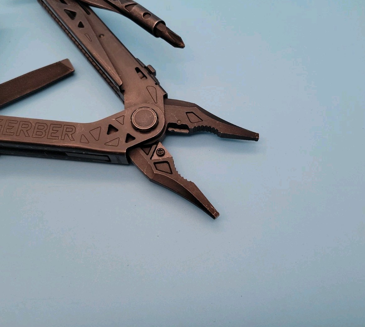 Gerber Center Drive Multi-Tool – Pliers, Knife, Screwdrivers – Black – USA