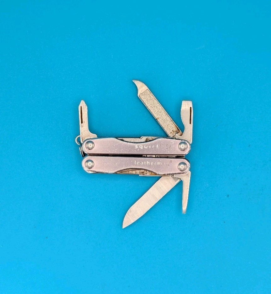 Leatherman Squirt S4 Multi-Tool, Key Ring, Retired, GRAY! *CHEN-CHENG*
