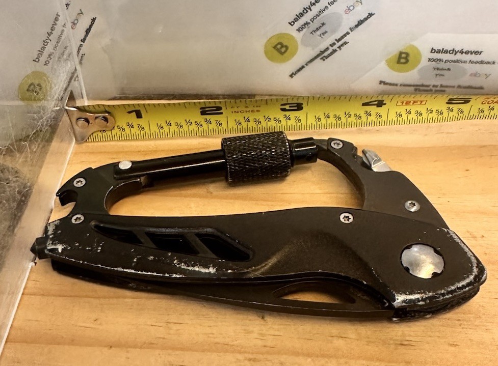 Carabiner Multitool, Carabiner w/Pocket Knife, Serrated Folding Knife, Glass Br