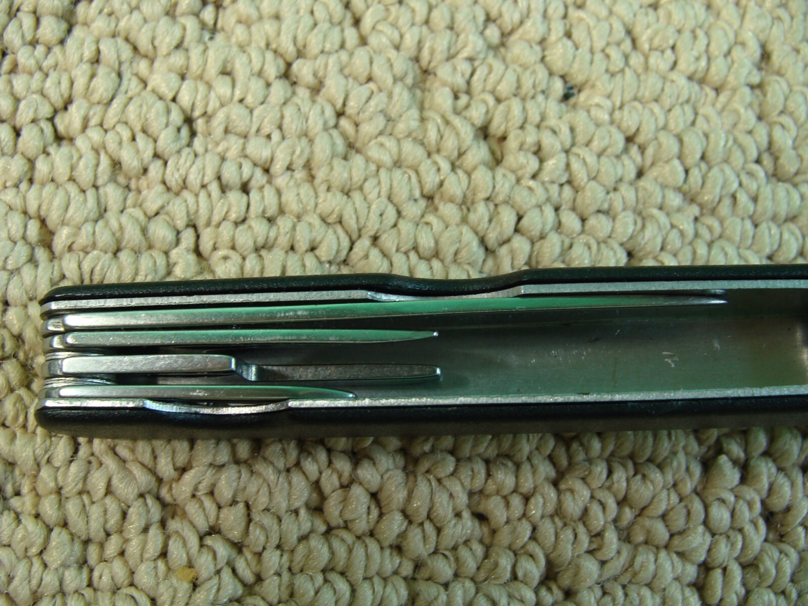 Multi-Tool Pocket Knife Pliers Case-for-Belt 6.2-oz 9-Tools