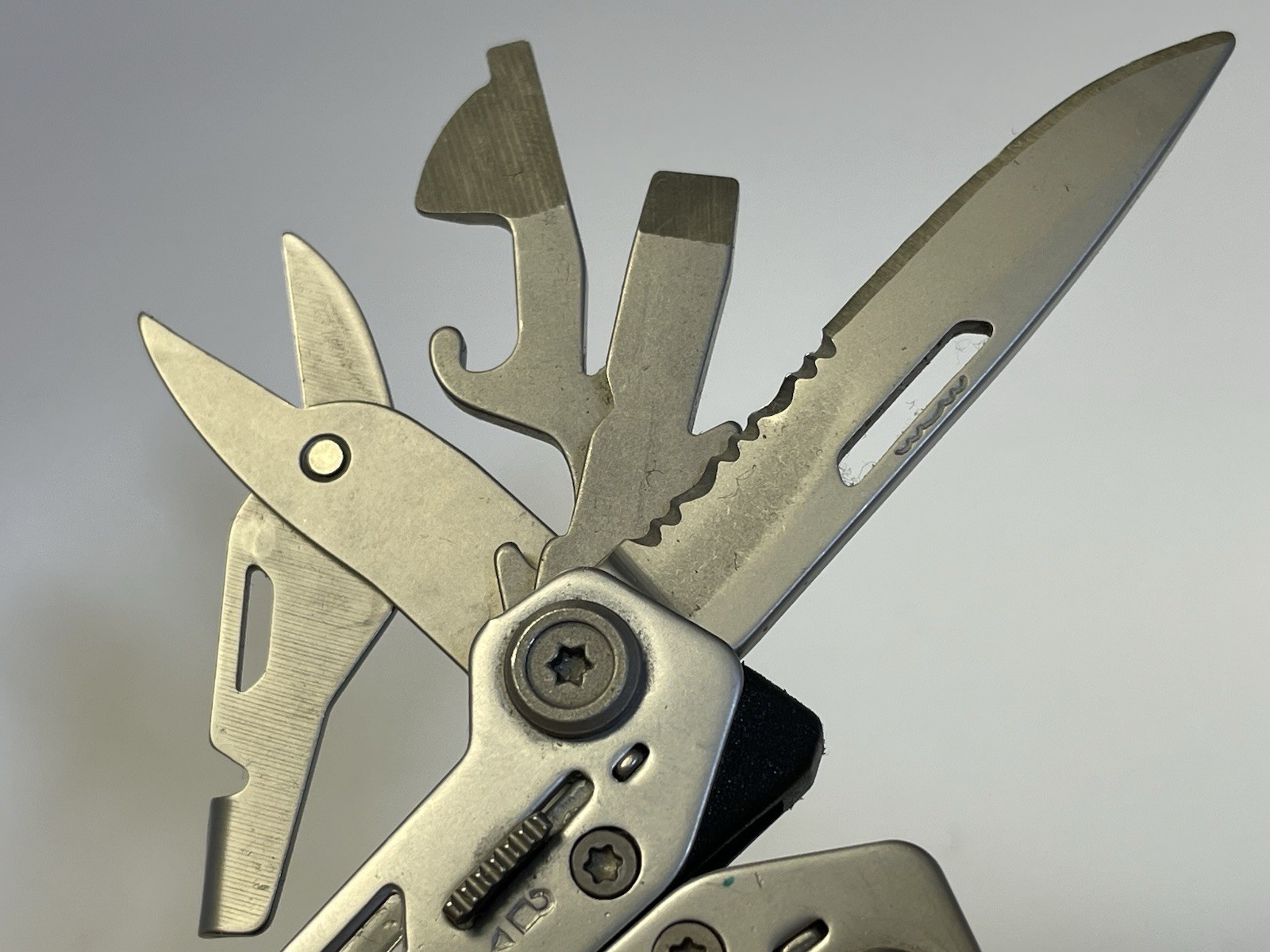 Gerber Suspension Nxt 15 in 1 Multi-Tool with Pocket Clip In Very Good Condition