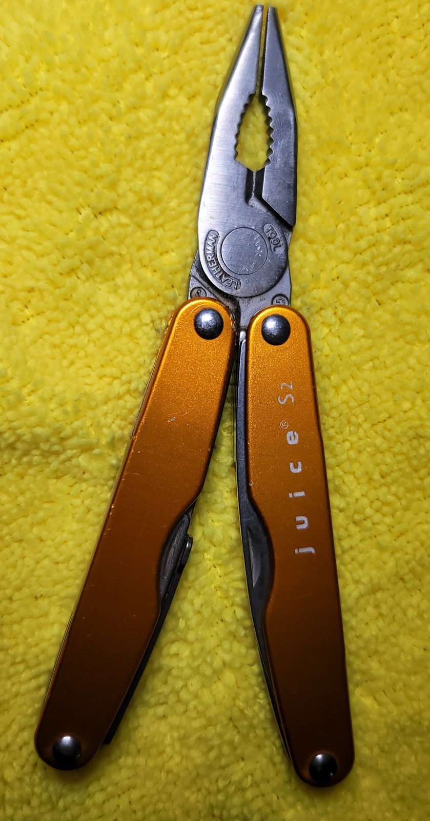 Leatherman Juice s2 orange -Mint Unused, Multitool RARE text Version Collectable
