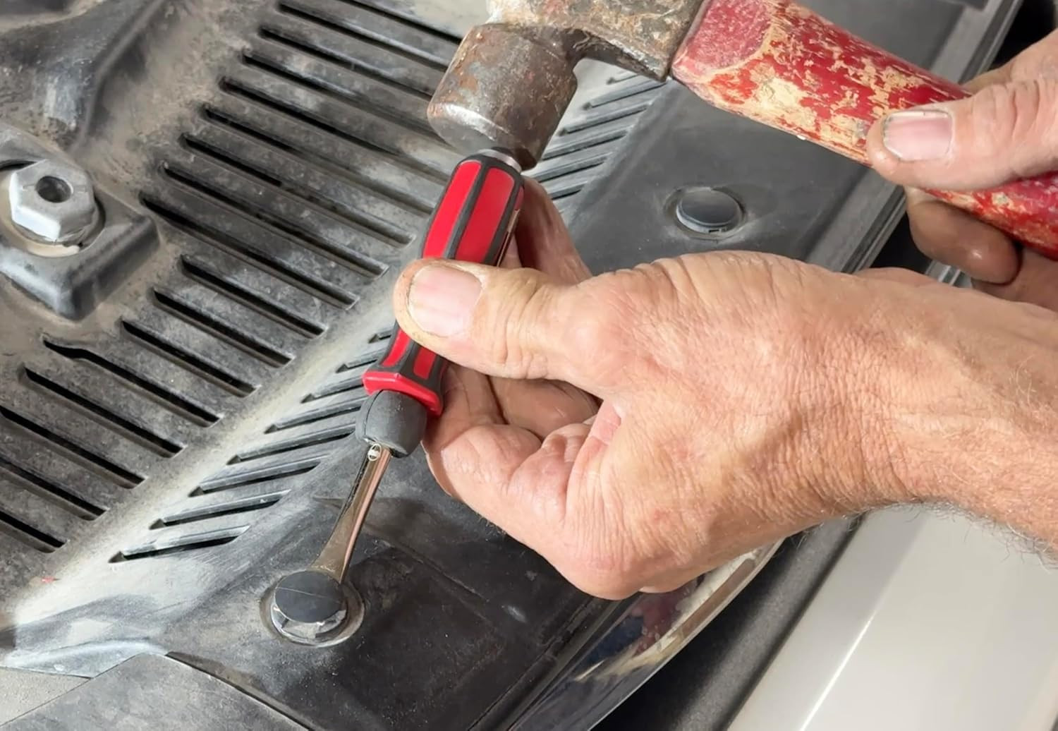 Pocket Plastic Clip Remover