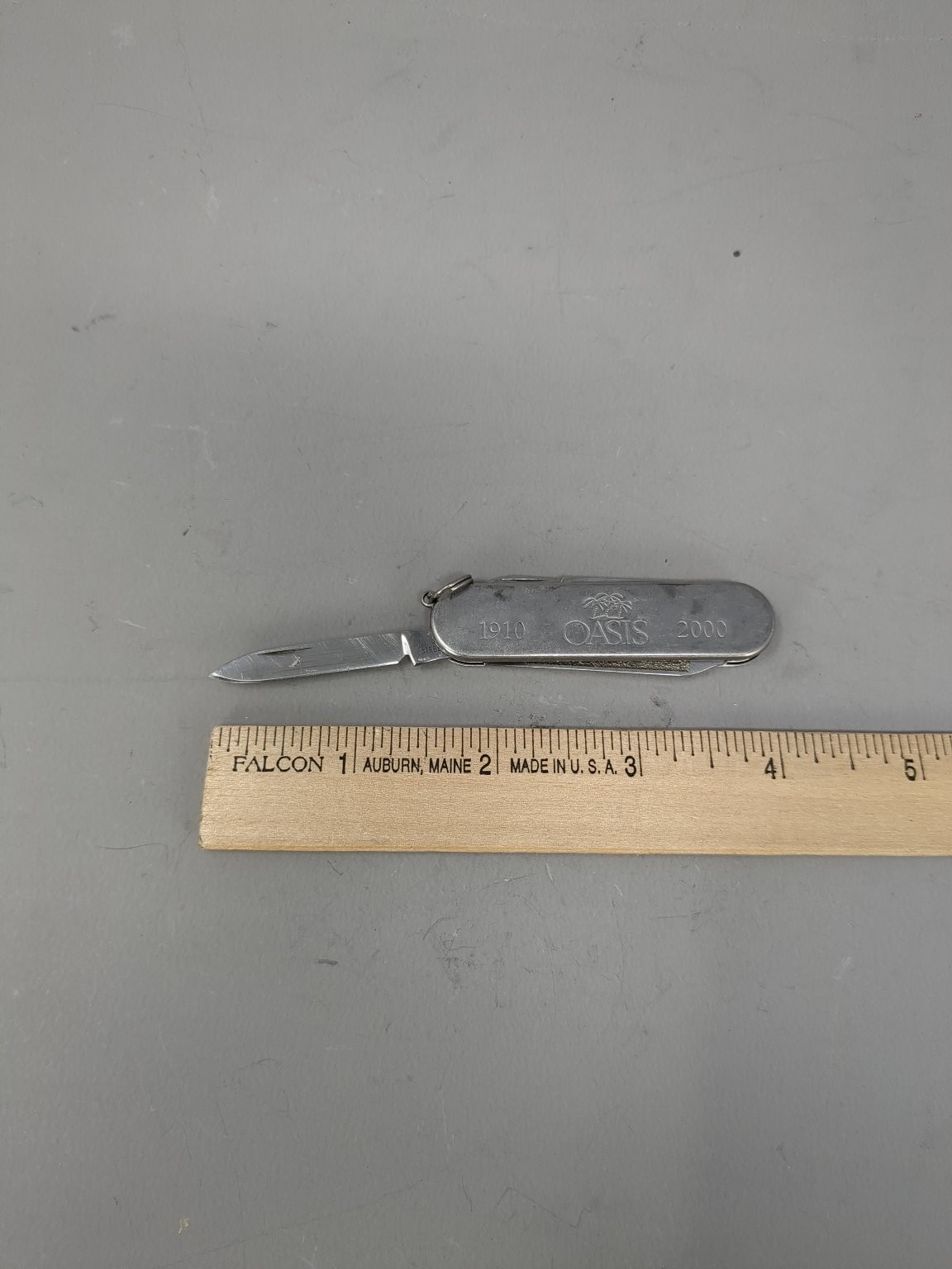 Oasis 1910-2000 Multi-Tool Pocket Knife Nail File Scissors USA