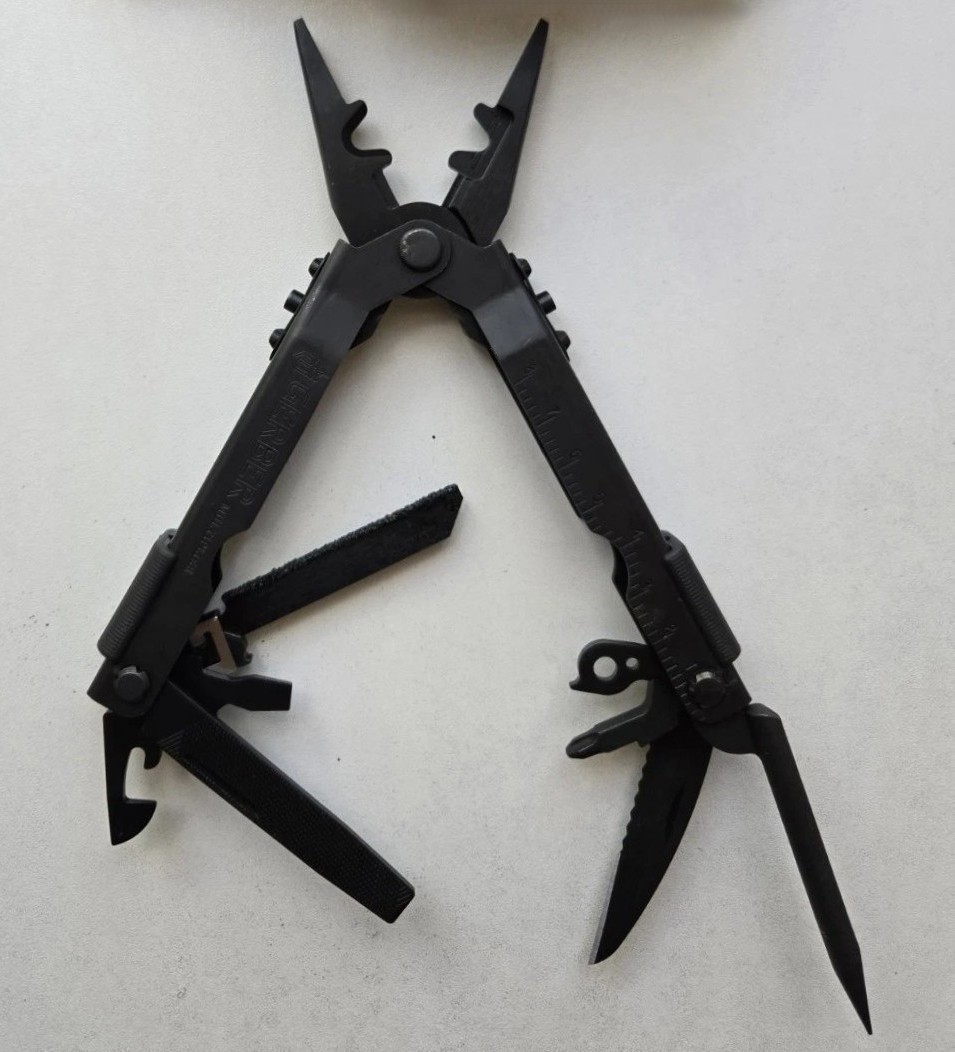 Gerber Multi-Plier 600 D.E.T. Multi‑Tool – Needle Nose (Black Oxide) With Sheath