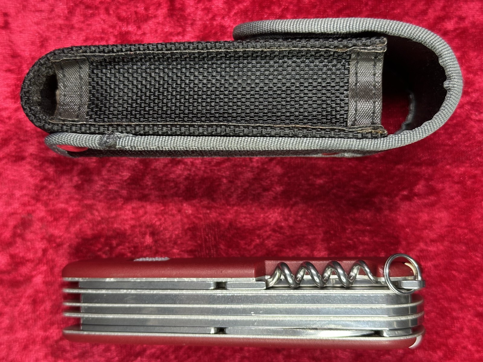 Victorinox Tradesman Red Large Swiss Army Knife 111mm 12 Tool w/Sheath (622)