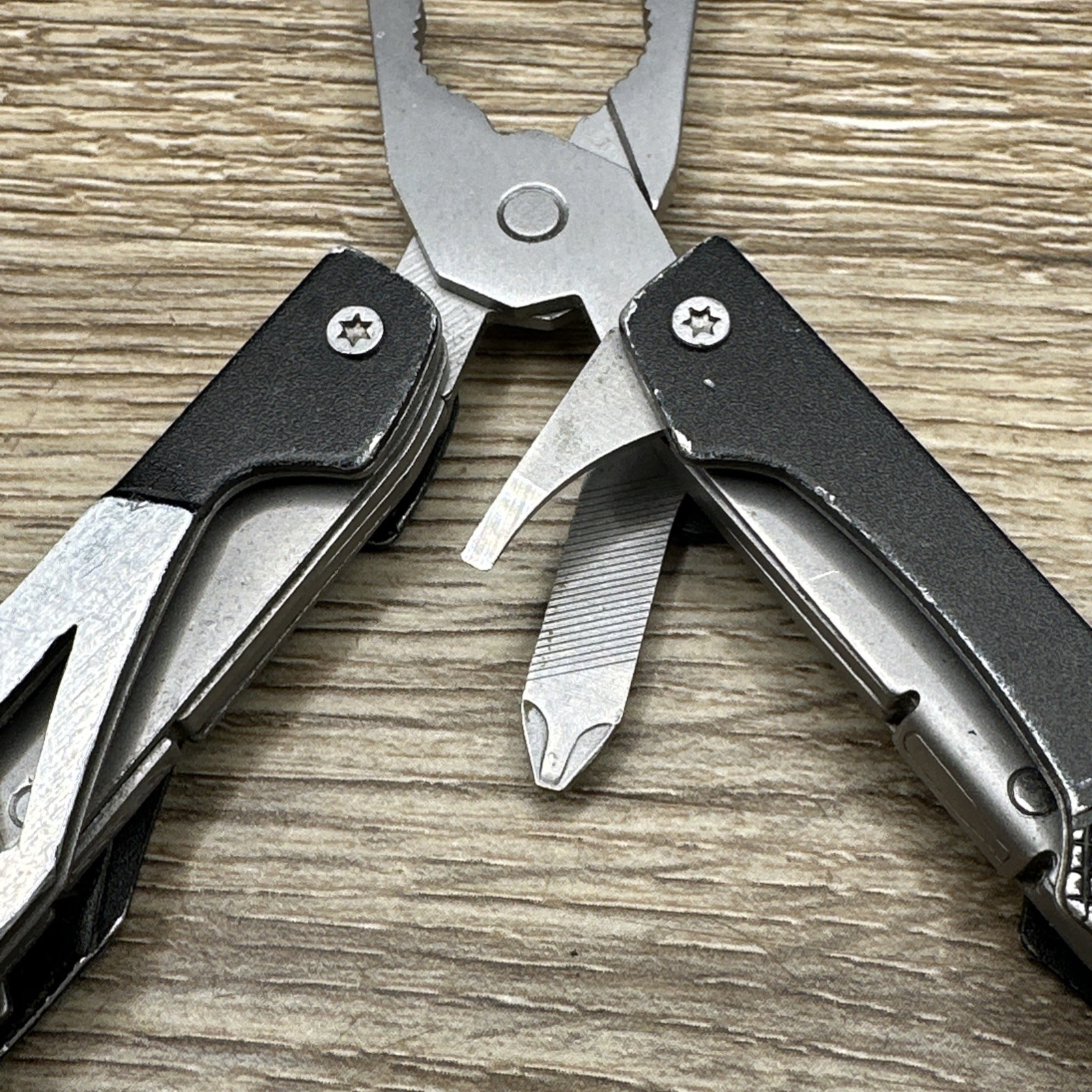 Gerber Vise Multi Tool Multitool Knife Pliers Folding EDC Tool