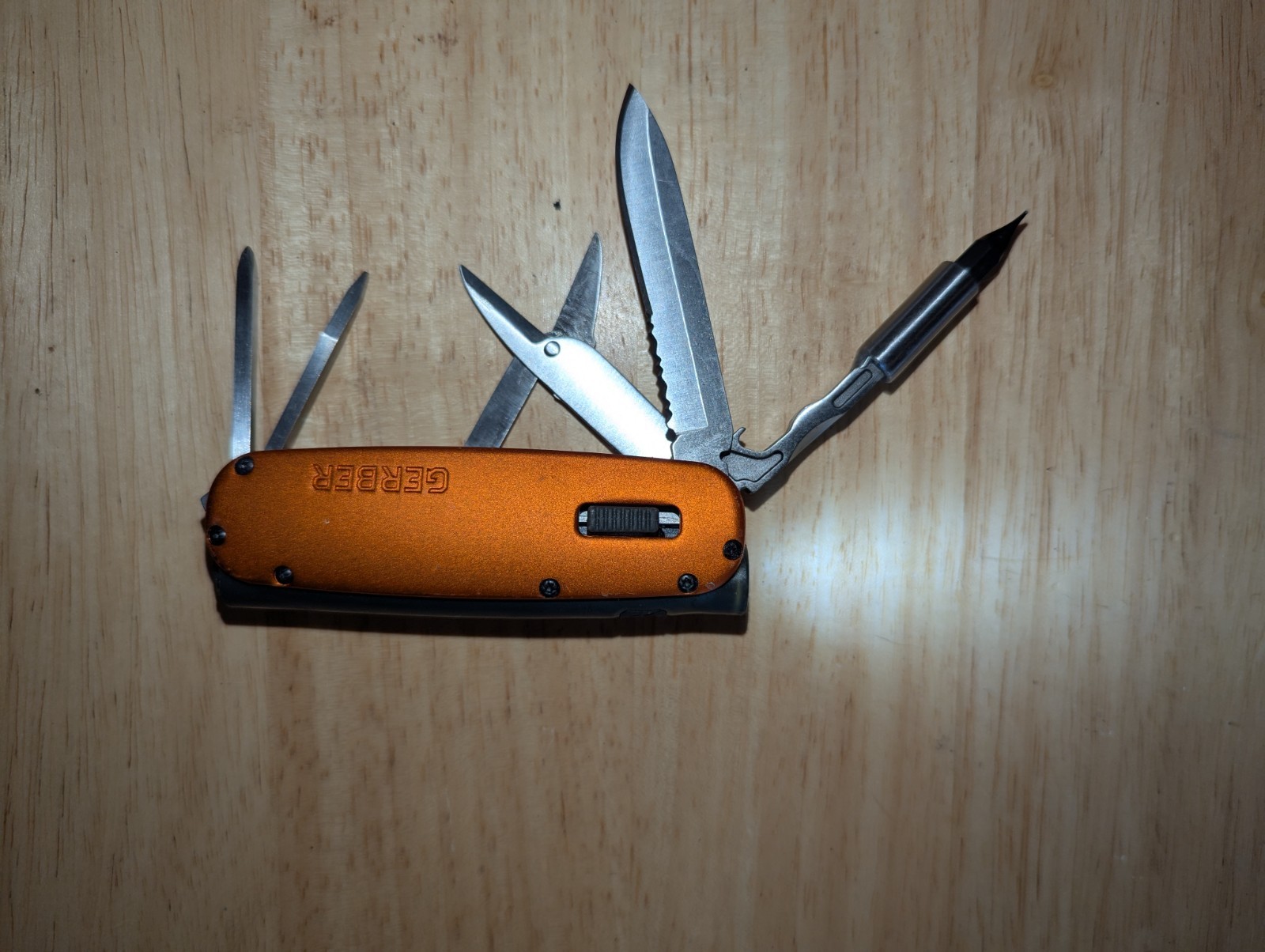 Gerber Outdoor Fit Light Multi-tool ,Barely Used, Great LIGHT UP