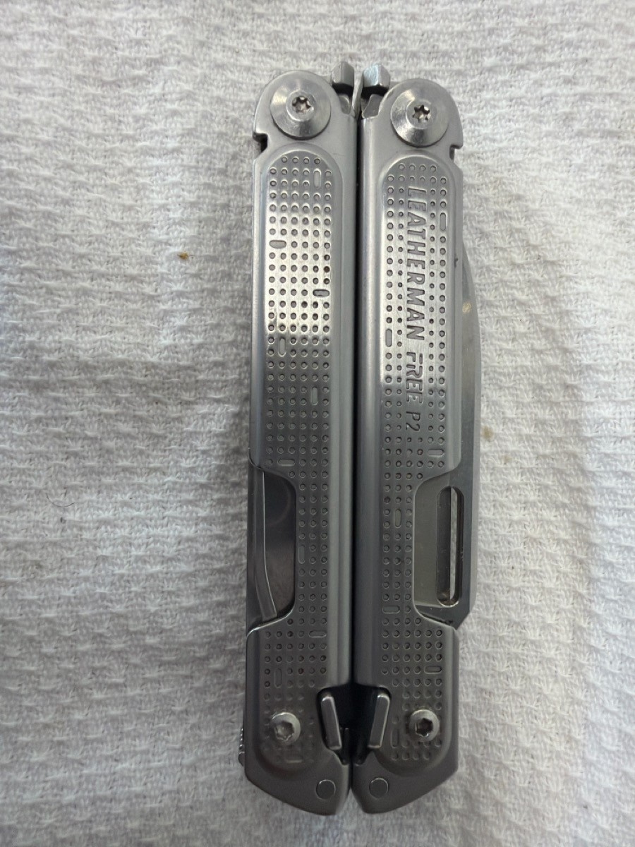 LEATHERMAN FREE P2 MULTI-TOOL PRE-OWNED (P23017522)