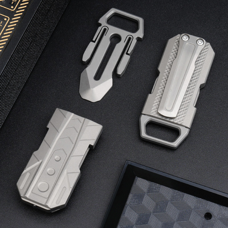 EDC Titanium Belt Buckle Portable Men’s Belt Clip Waist Hang Keychain Crowbar