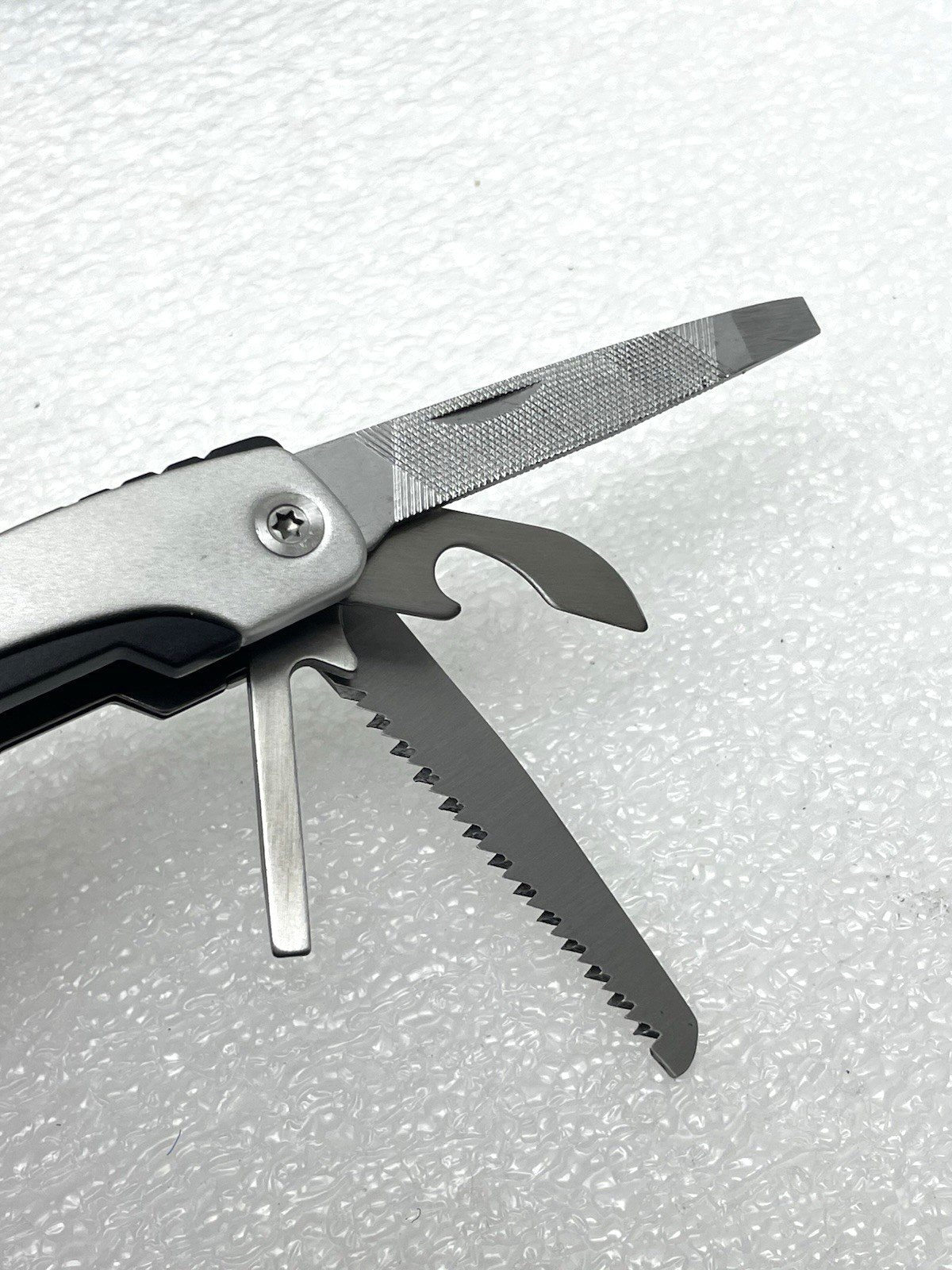 CHARLES COMPANY MULTI-TOOL PROMO NEAR MINT BLADE FILE SAW PHILIPS PLIERS