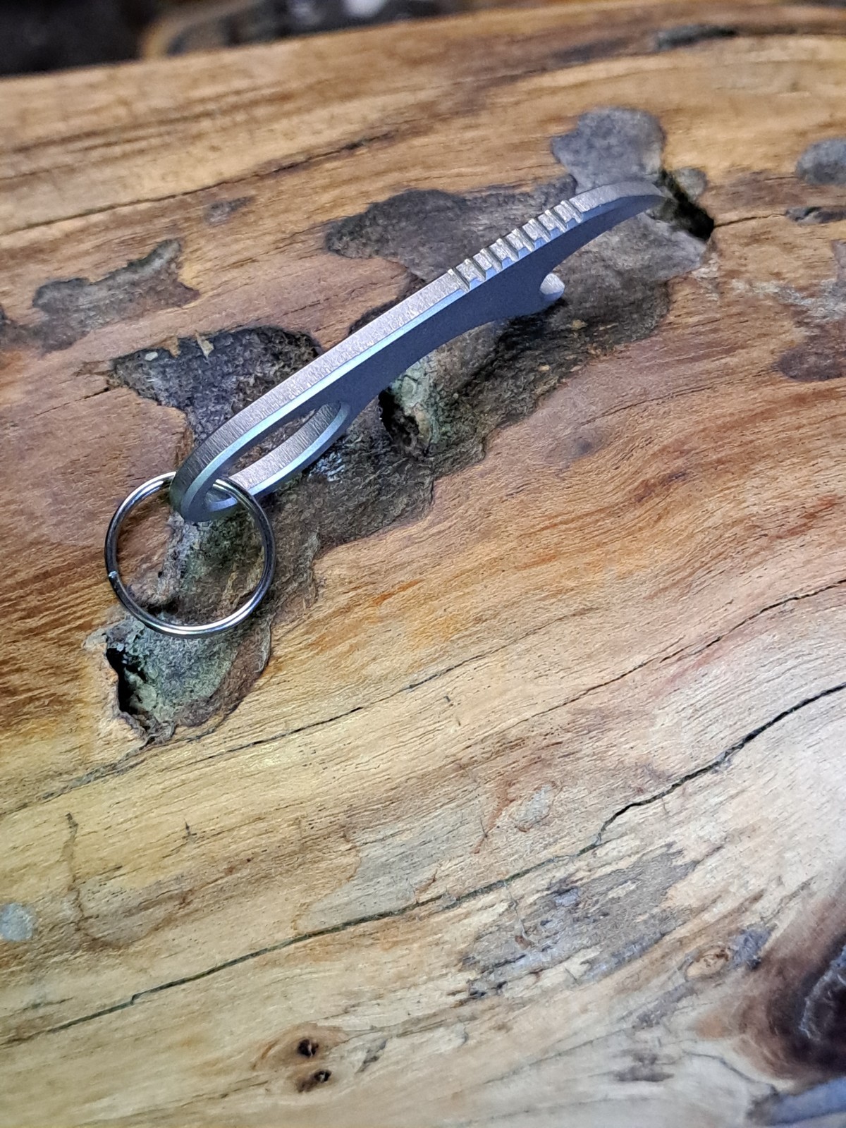 MINIMALIST MINI TITANIUM KEYCHAIN CLAW BOTTLE OPENER