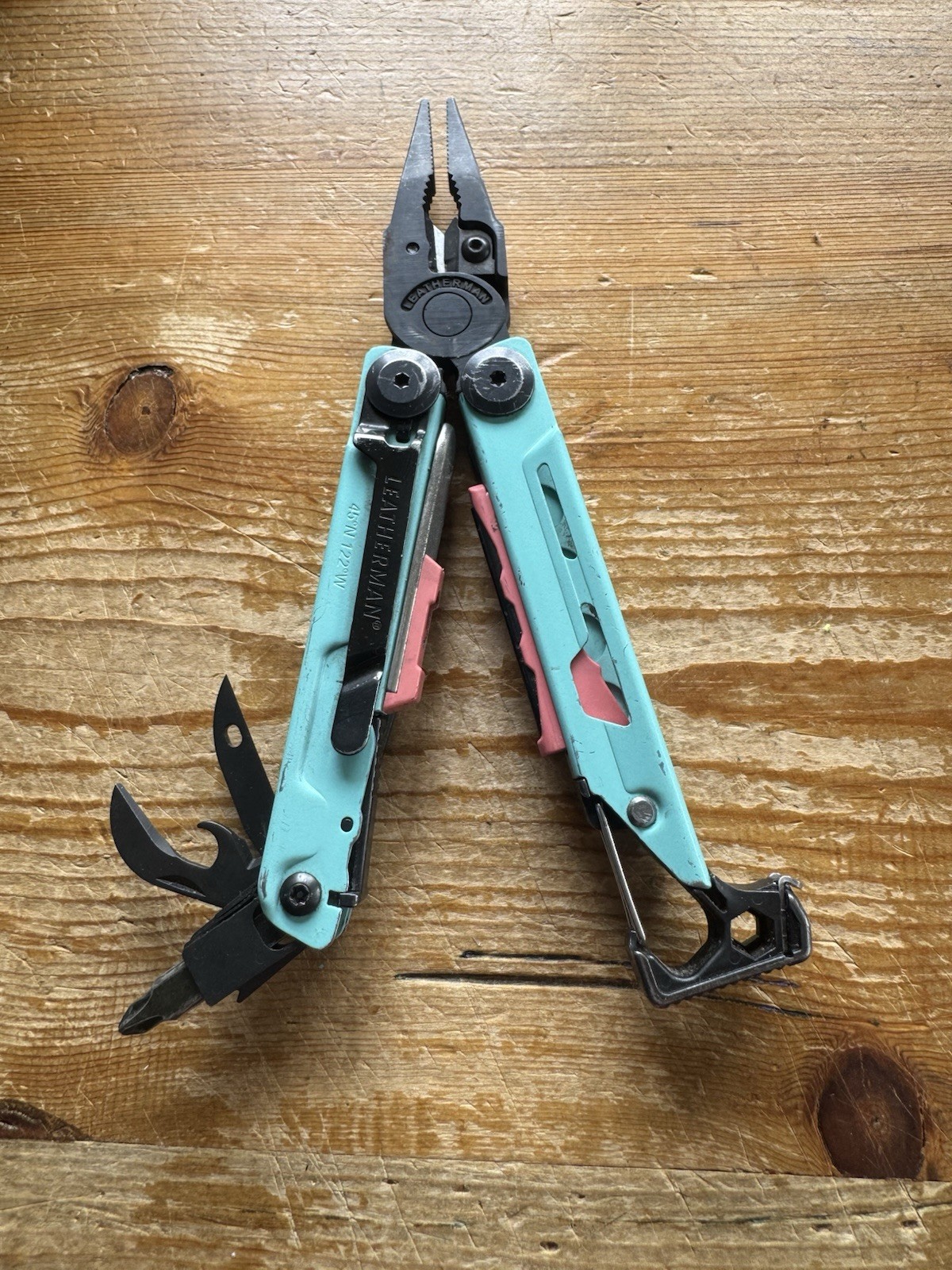 LEATHERMAN SIGNAL Coyote Aqua/Black USA Combo Blade 19 Tools – Used Ferro Rod
