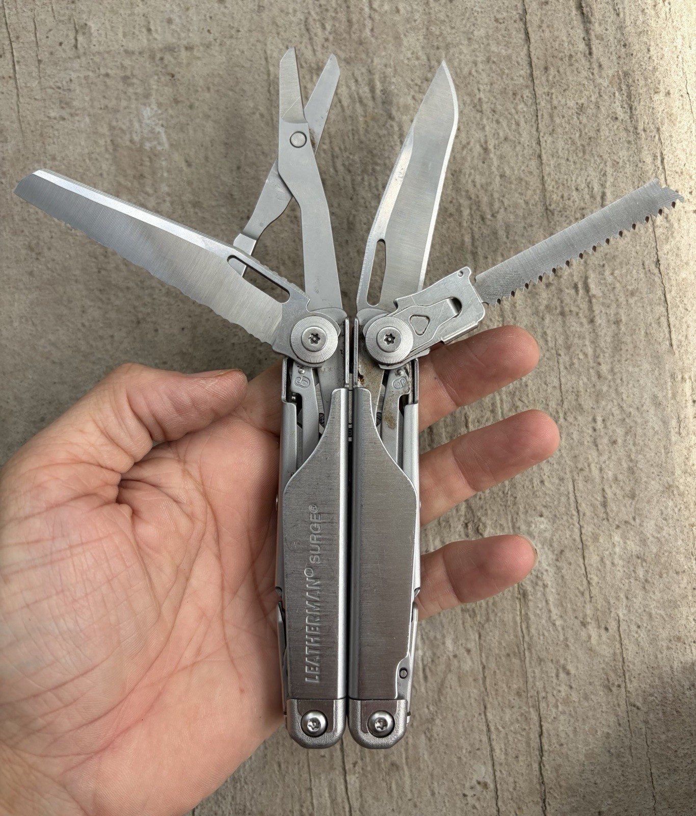 LEATHERMAN SURGE MULTI-TOOL IN BLACK NYLON SHEATH, EXCELLENT OVERALL USED!