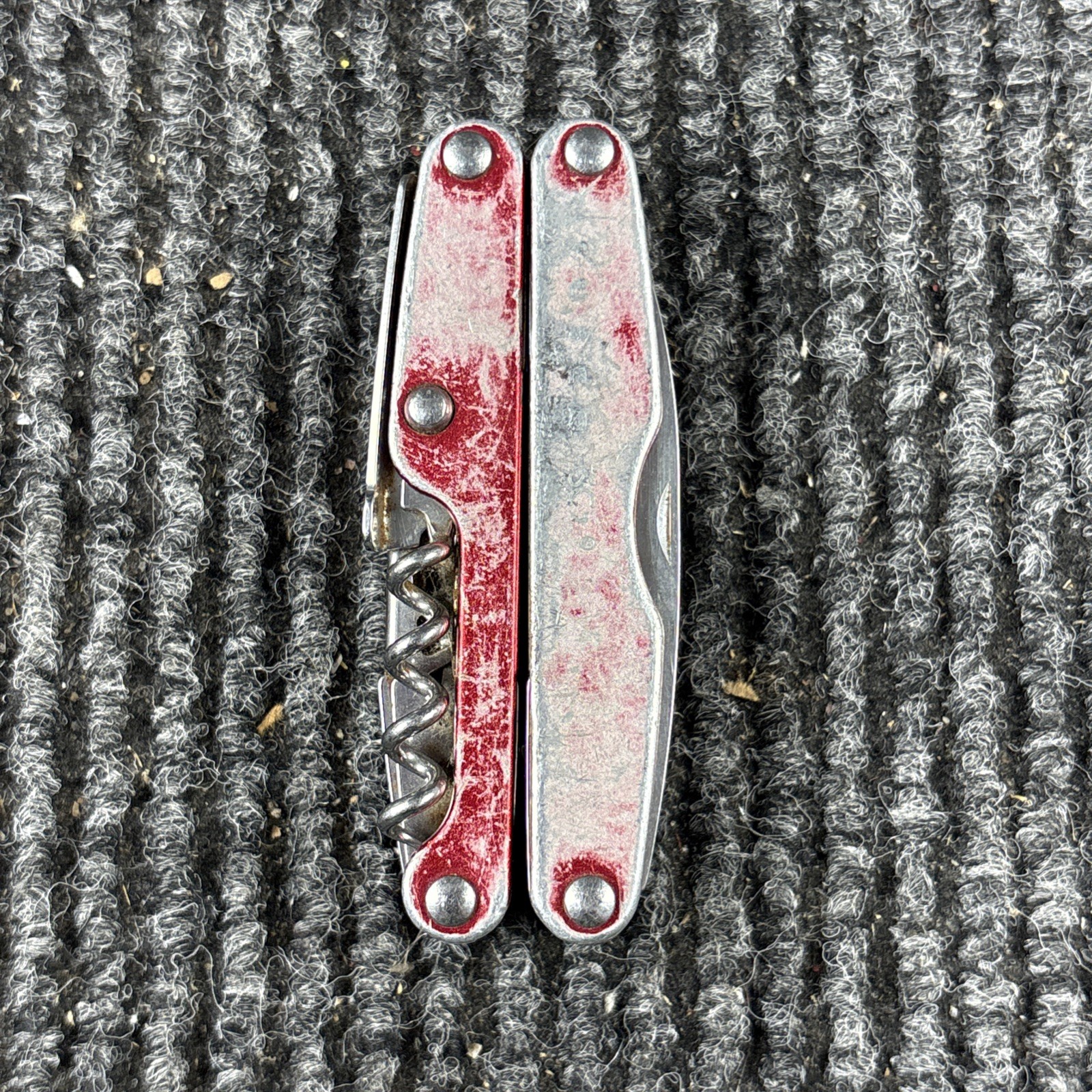 Retired LEATHERMAN Juice SC2 Inferno Red Multi-Tool Pliers (188)