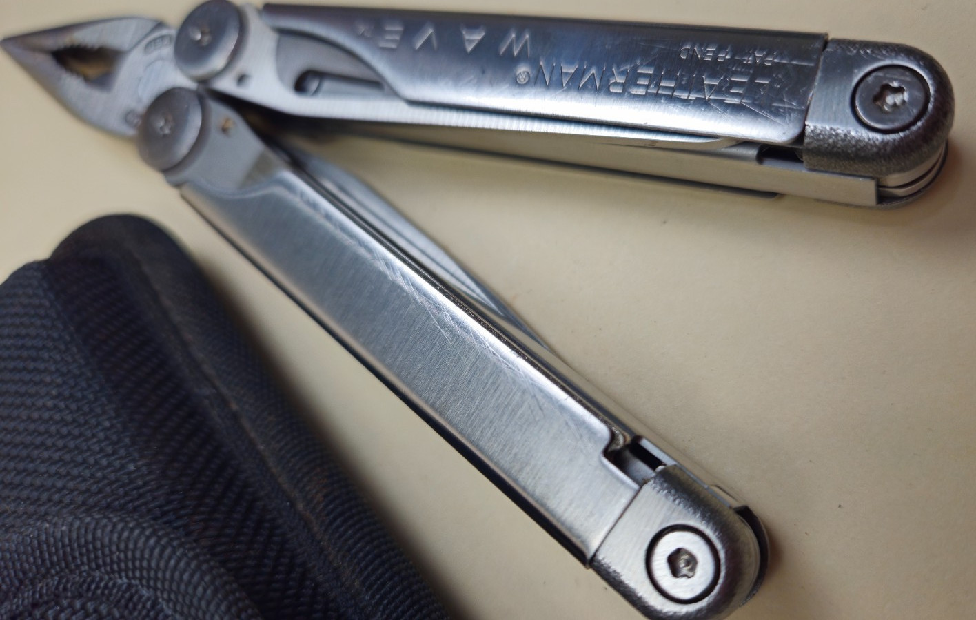 Leatherman Wave Original Multi Tool Knife Pliers with sheath Excellent
