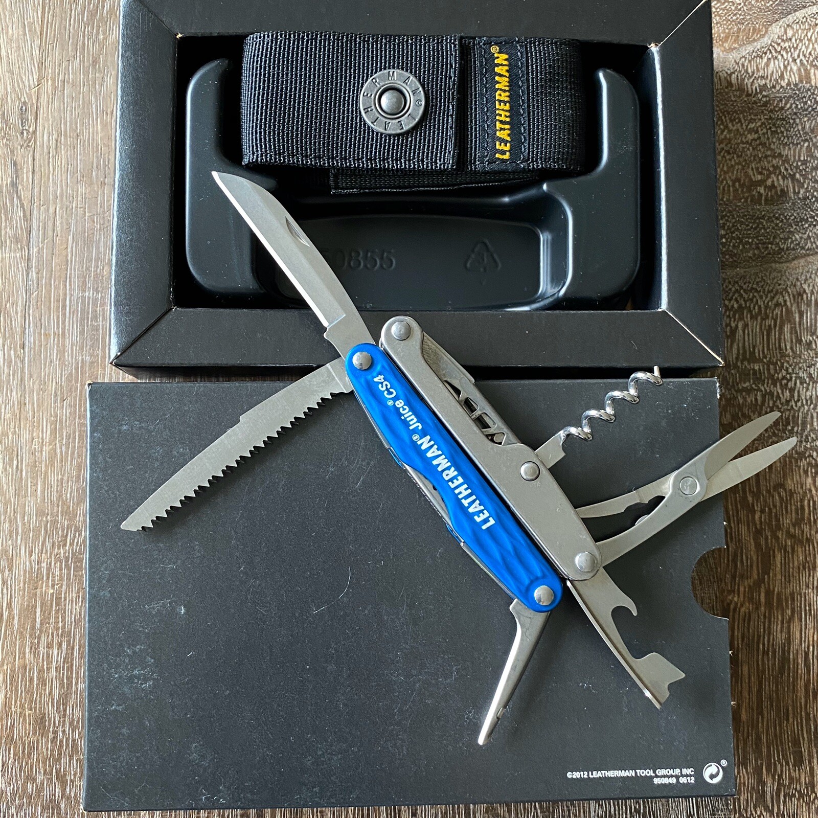 Collectible, New, Leatherman Juice CS4 Columbia Blue Multi-Tool, Gift Box