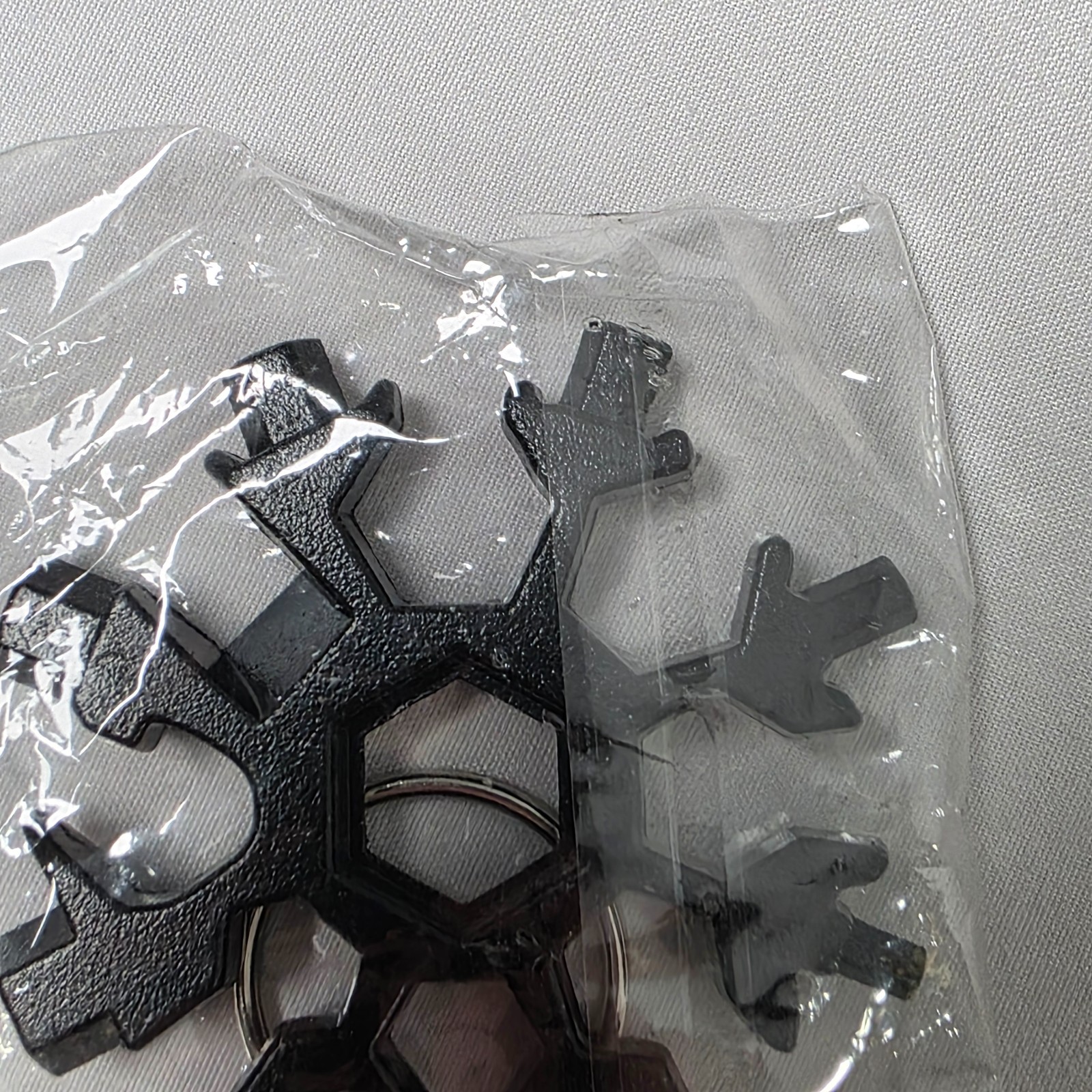 18-in-1 Stainless Multi-tool Snowflake Key Chain Screwdriver Bottle Opener