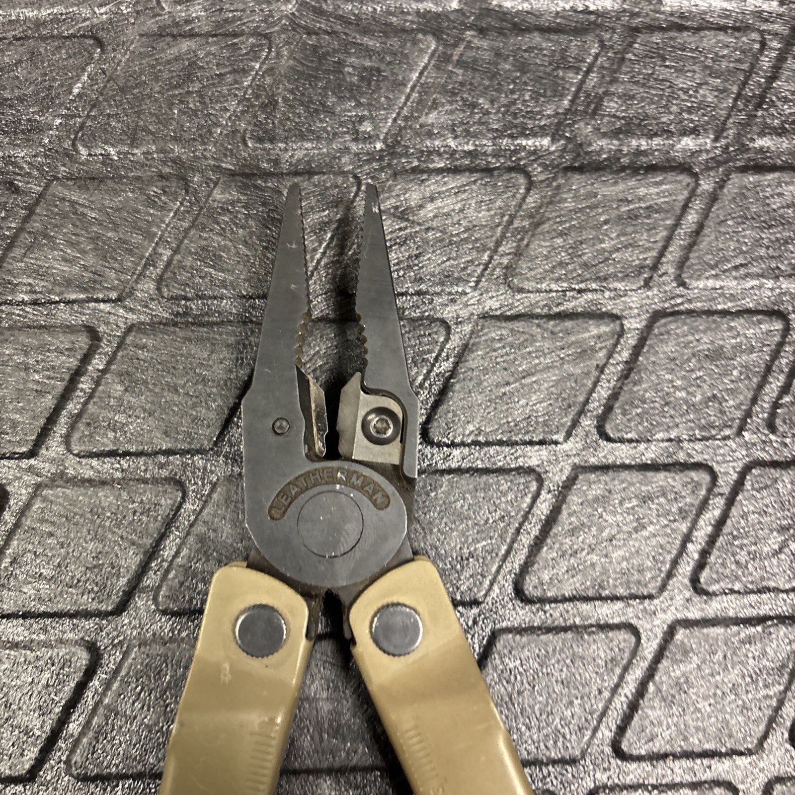 Leatherman Rebar Multi-Tool! COYOTE TAN! Excellent!
