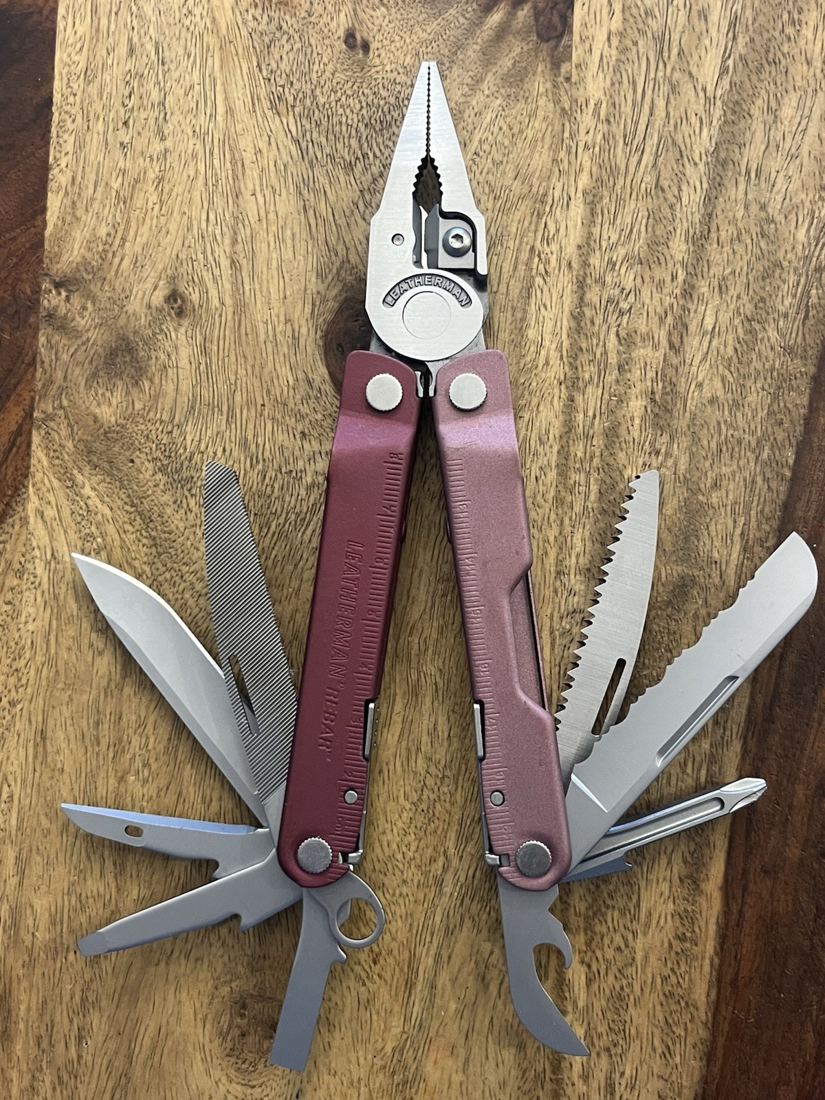 Leatherman Rebar Heathered Cranberry Multi-Tool (17-in-1) SUPER NICE!!! w/Sheath