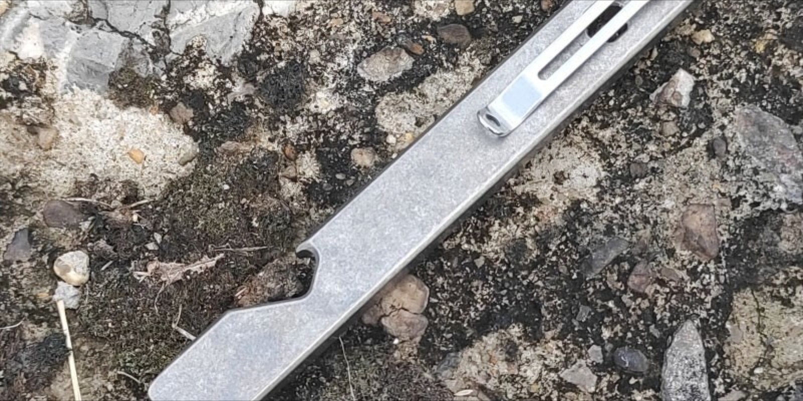 HotEDC Titanium Alloy Crowbar Deep Pocket Pry Bar Bottle Opener Open Box Cutter