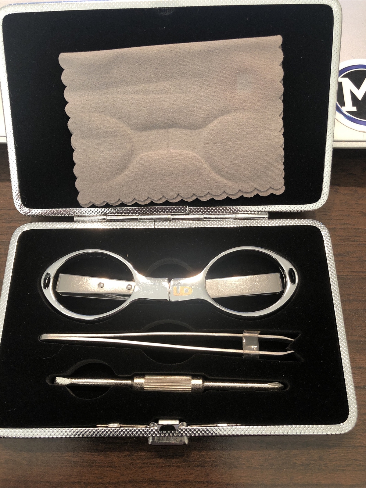 UD Hobo Multi-Tool Kit Scissors, Tweezers and Phillip and Plain Screw Driver