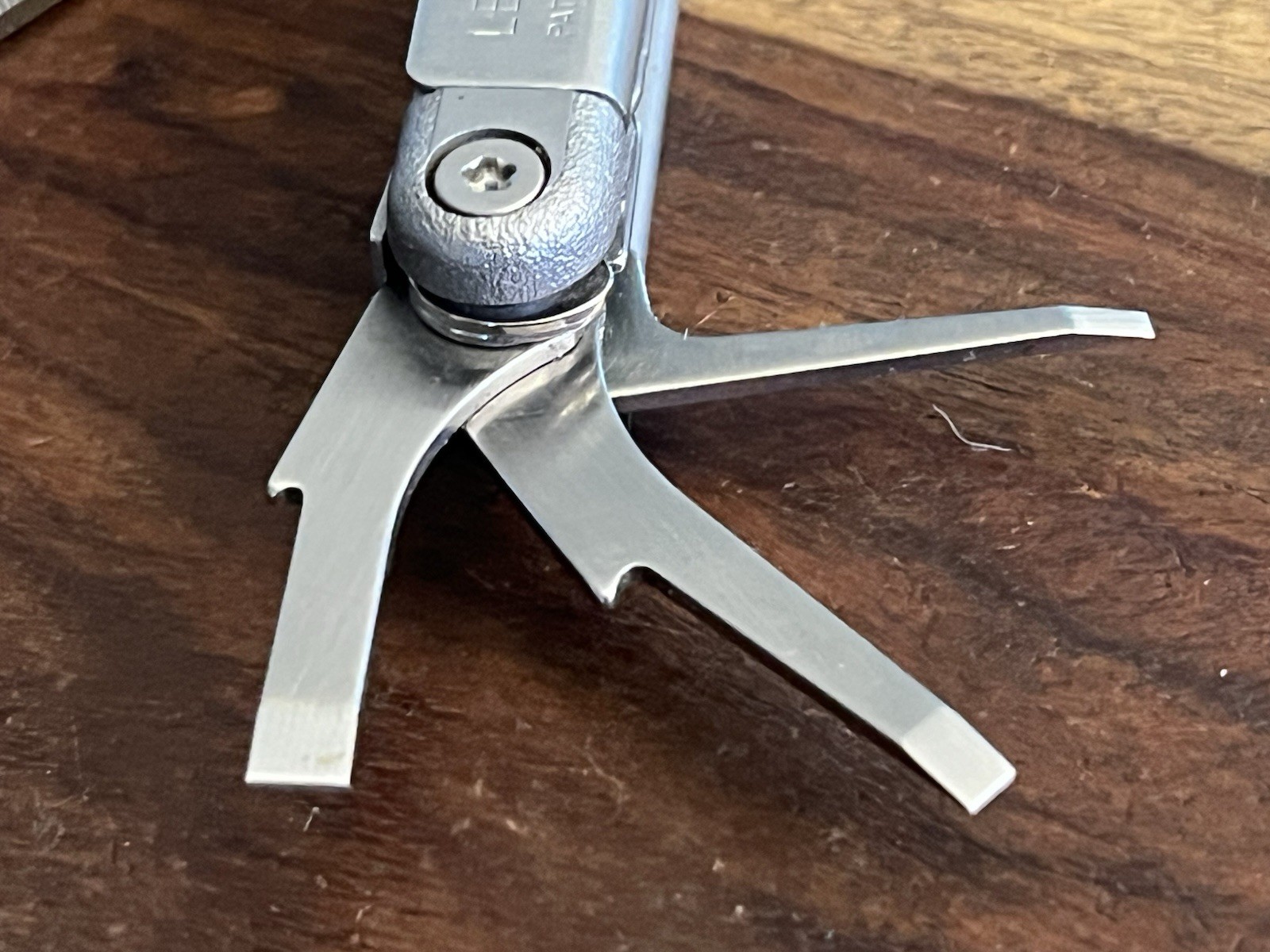 Retired 2000 Original Leatherman Wave w/New Sheath SUPER NICE!! TSA Confiscated