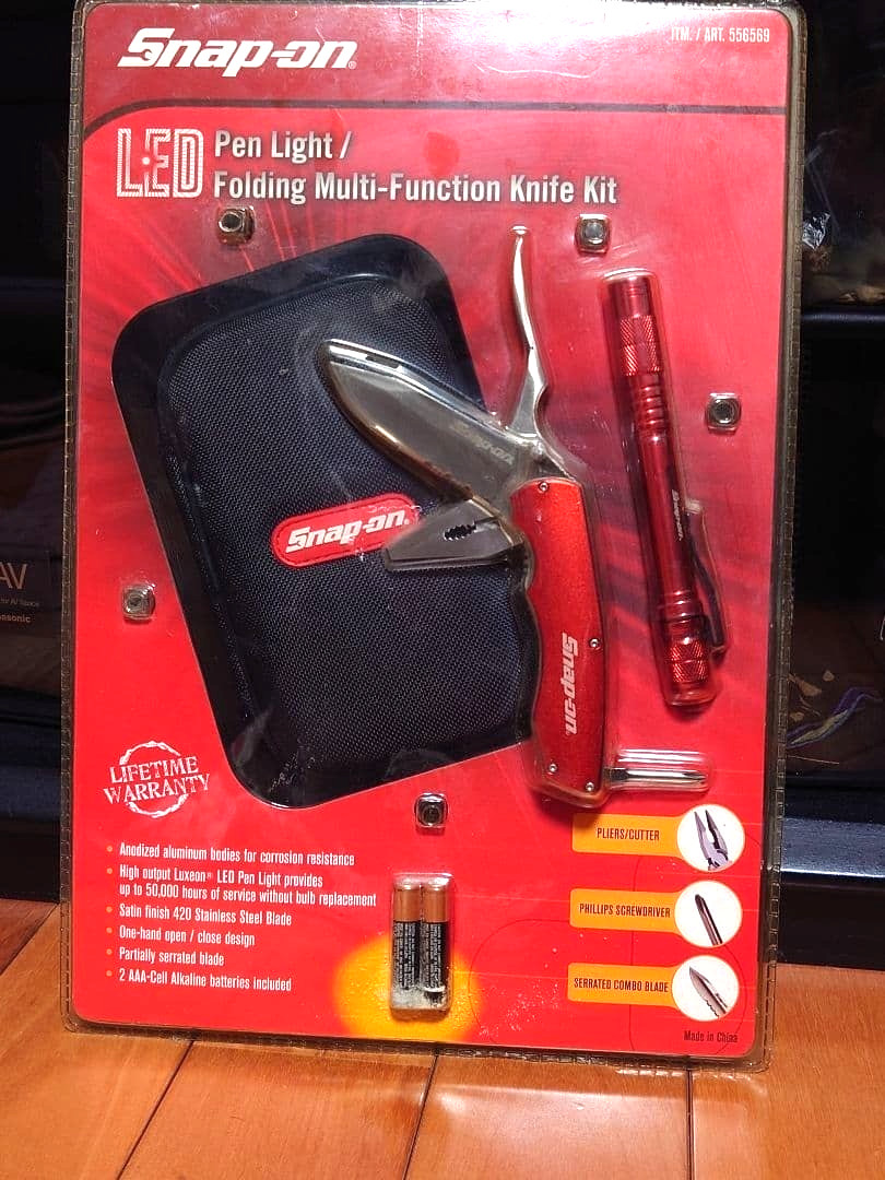 Snap-on pen light Knife Multifunction kit red