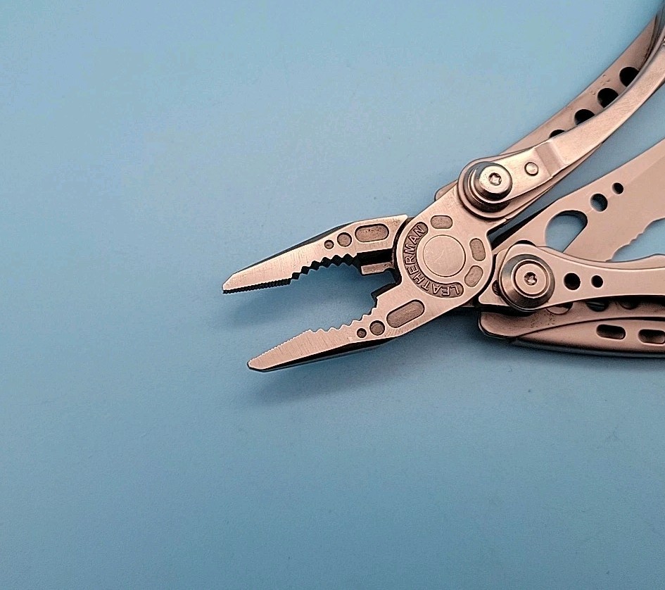 Leatherman FREESTYLE Multi-Tool – Dated 0513 – Pliers, Knife – DISCONTINUED