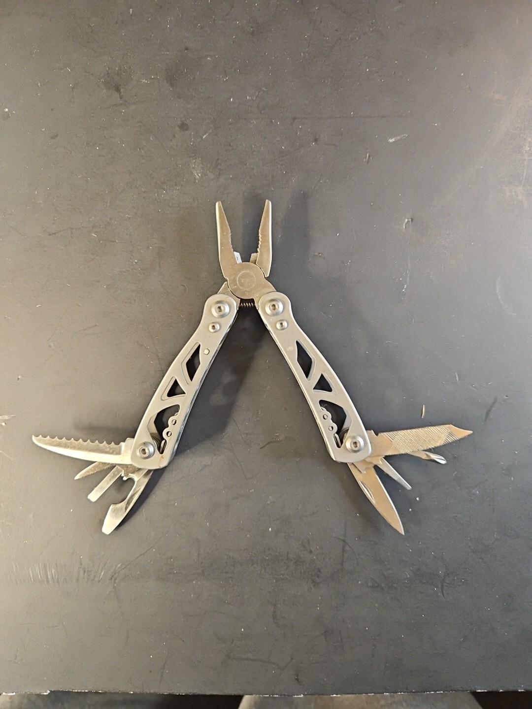 4.5″ Multitool Bold